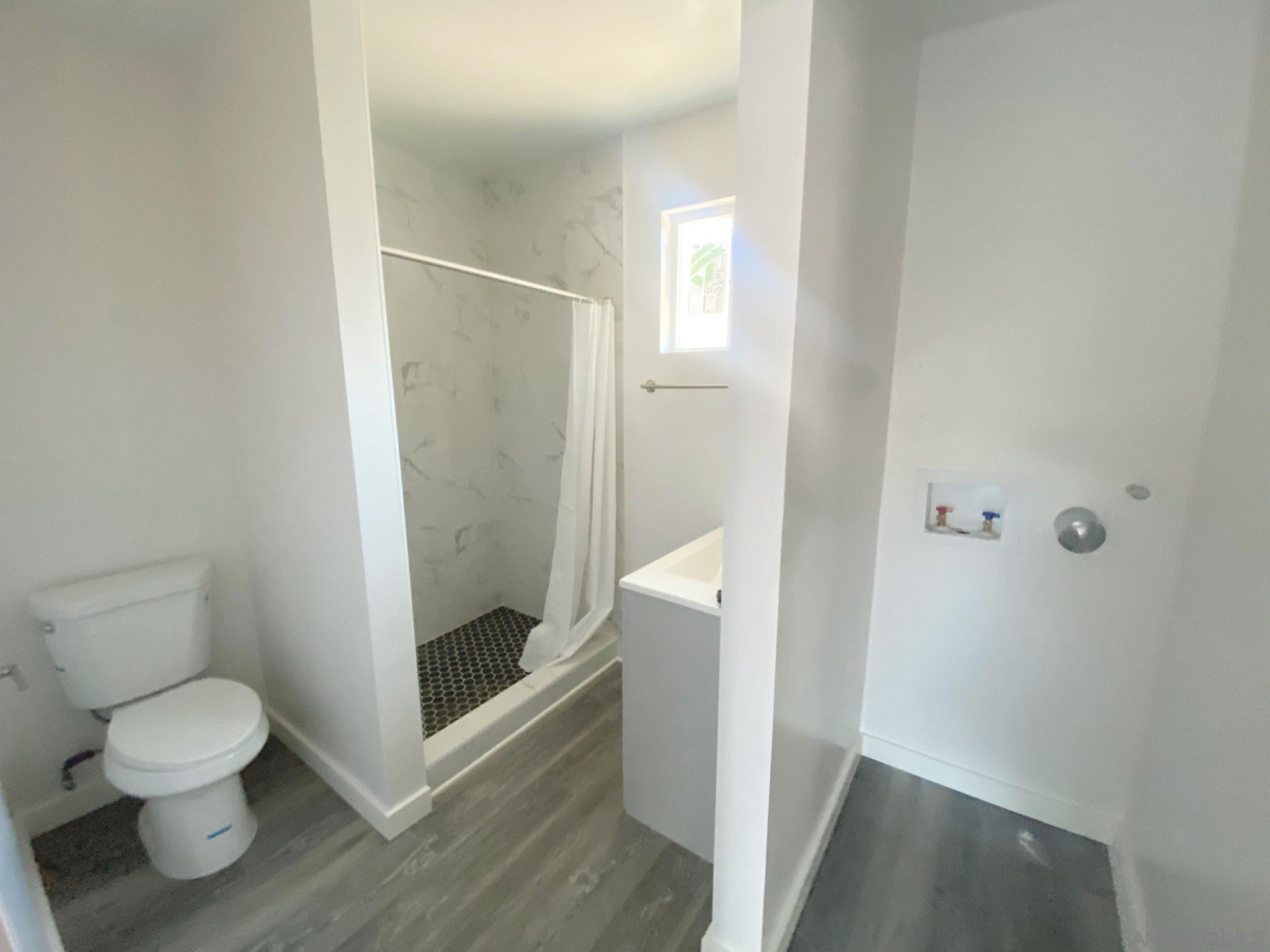 Detail Gallery Image 5 of 10 For 739  Park Pl, Escondido,  CA 92025 - 3 Beds | 1 Baths