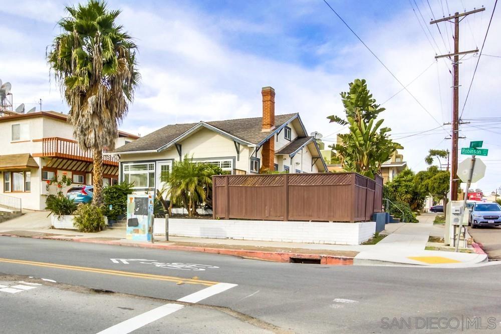 Detail Gallery Image 3 of 46 For 744   Robinson Ave, San Diego,  CA 92103 - 4 Beds | 1/1 Baths