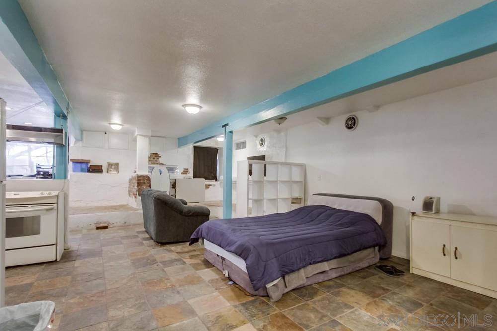 Detail Gallery Image 30 of 46 For 744   Robinson Ave, San Diego,  CA 92103 - 4 Beds | 1/1 Baths