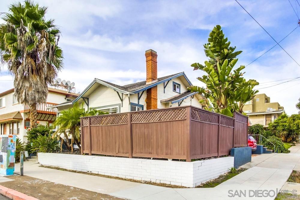 Detail Gallery Image 4 of 46 For 744   Robinson Ave, San Diego,  CA 92103 - 4 Beds | 1/1 Baths