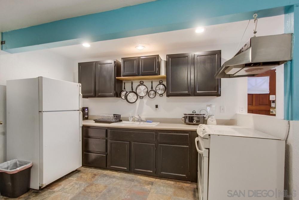 Detail Gallery Image 33 of 46 For 744   Robinson Ave, San Diego,  CA 92103 - 4 Beds | 1/1 Baths
