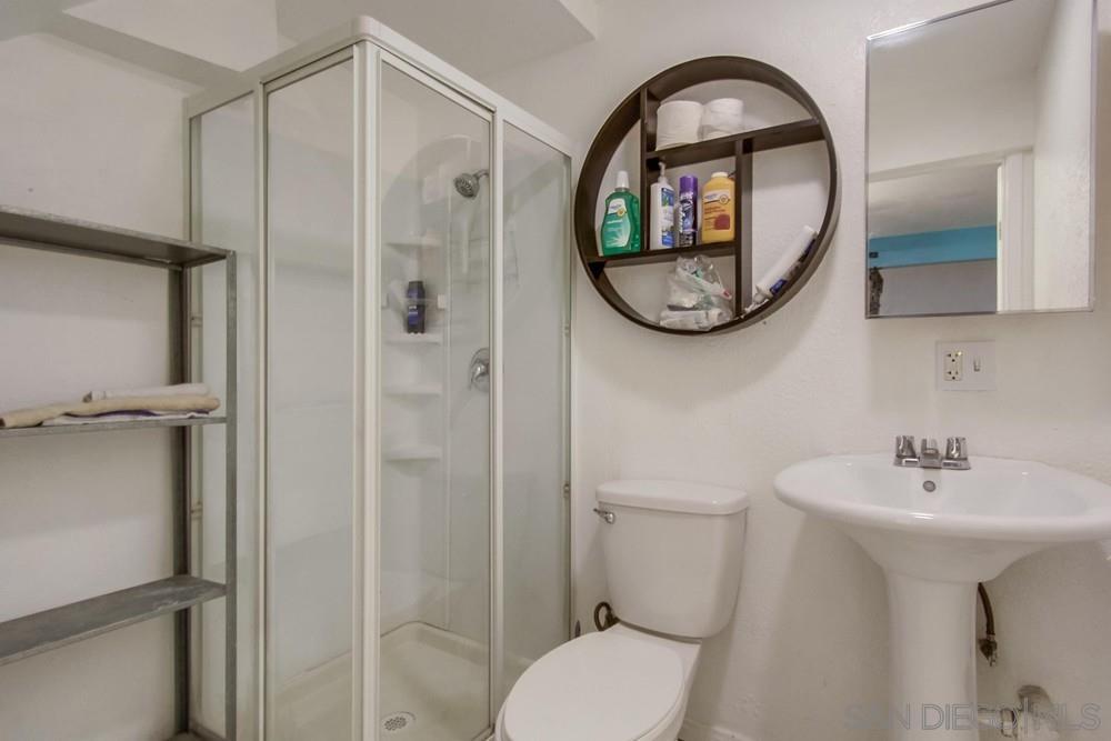 Detail Gallery Image 35 of 46 For 744   Robinson Ave, San Diego,  CA 92103 - 4 Beds | 1/1 Baths