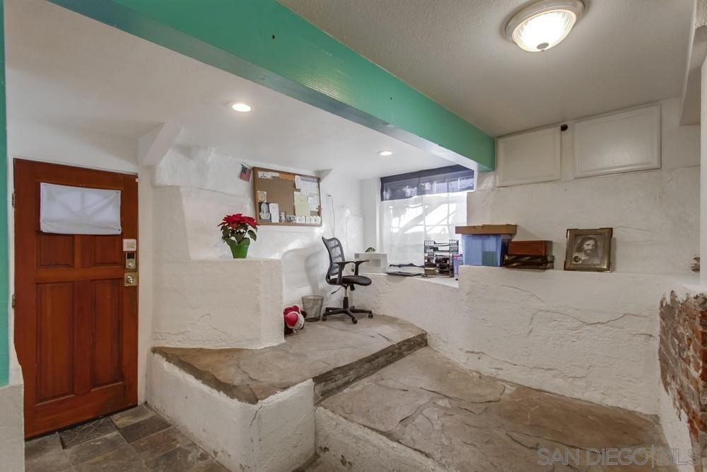 Detail Gallery Image 36 of 46 For 744   Robinson Ave, San Diego,  CA 92103 - 4 Beds | 1/1 Baths