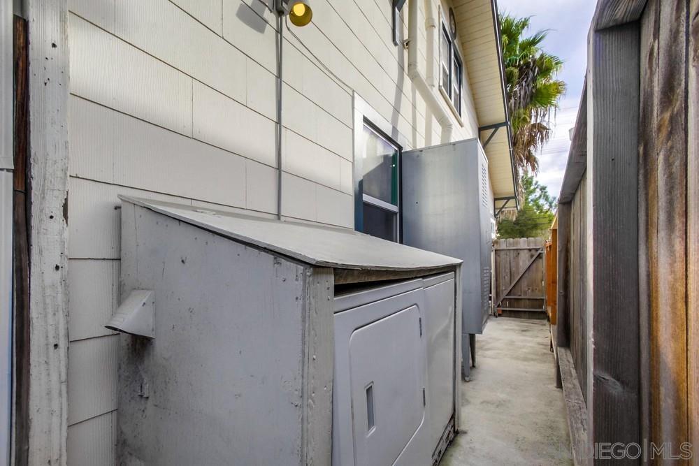 Detail Gallery Image 37 of 46 For 744   Robinson Ave, San Diego,  CA 92103 - 4 Beds | 1/1 Baths