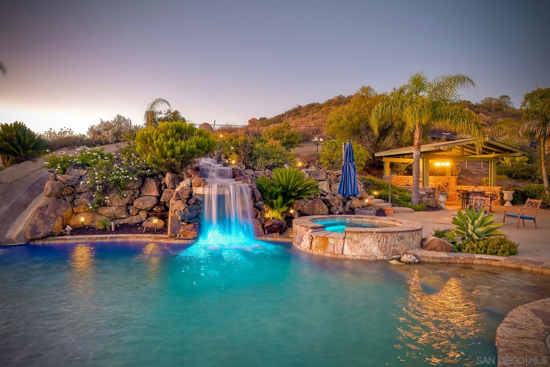 Detail Gallery Image 5 of 69 For 15068  Creek Hills Rd, El Cajon,  CA 92021 - 6 Beds | 5/1 Baths