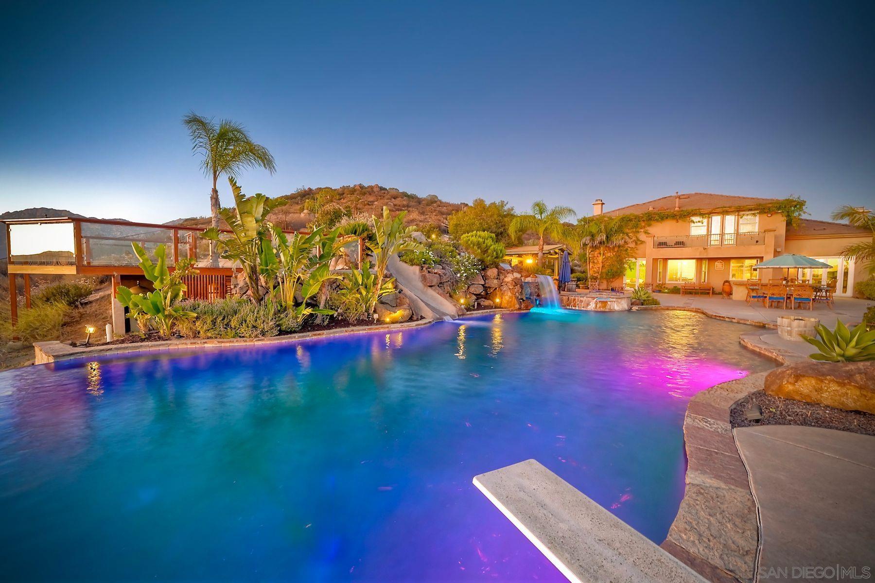 Detail Gallery Image 7 of 69 For 15068  Creek Hills Rd, El Cajon,  CA 92021 - 6 Beds | 5/1 Baths