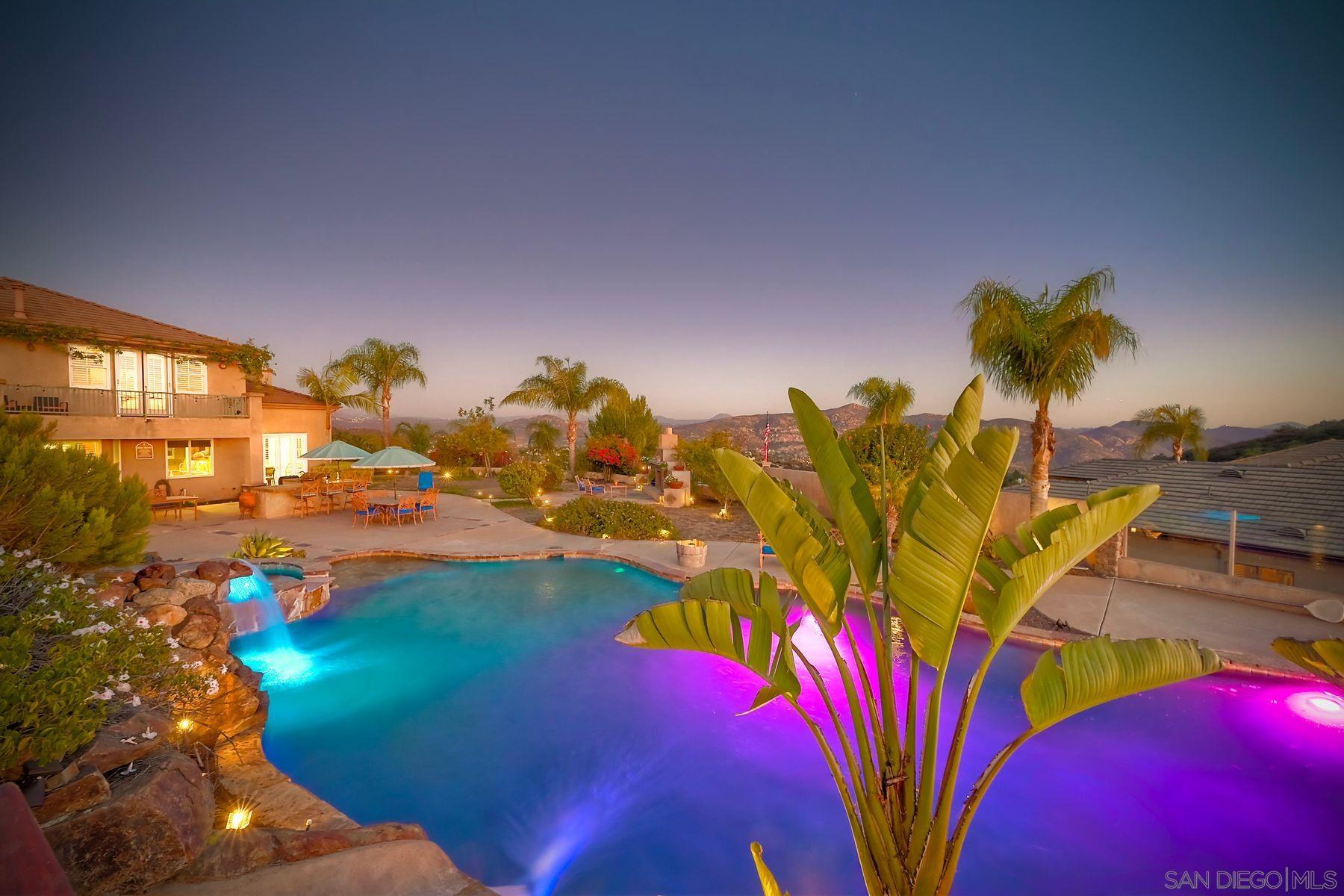 Detail Gallery Image 8 of 69 For 15068  Creek Hills Rd, El Cajon,  CA 92021 - 6 Beds | 5/1 Baths