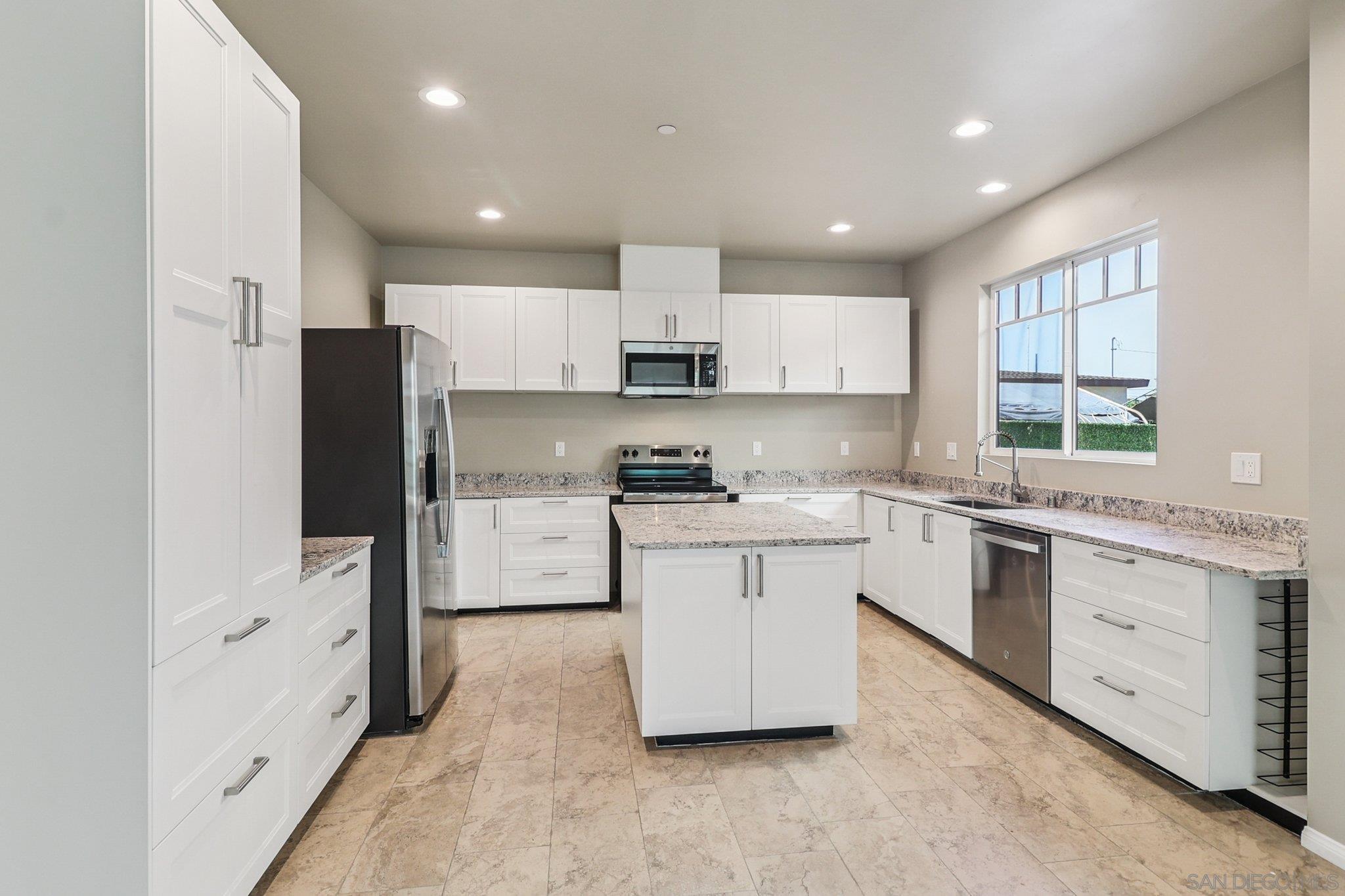 Front Image Thumbnail for SD260002475