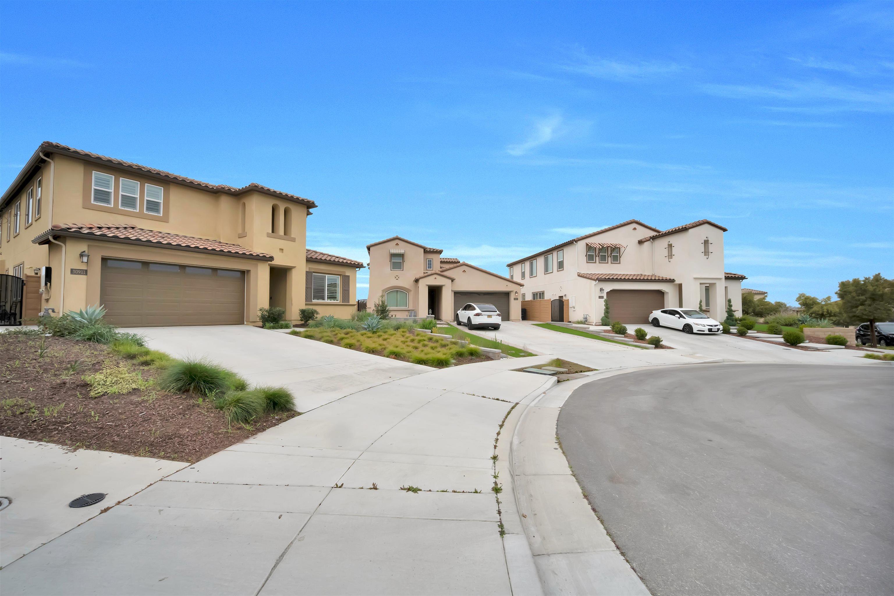 Detail Gallery Image 4 of 39 For 30911  Hillsdale Hts, Murrieta,  CA 92563 - 4 Beds | 3/1 Baths