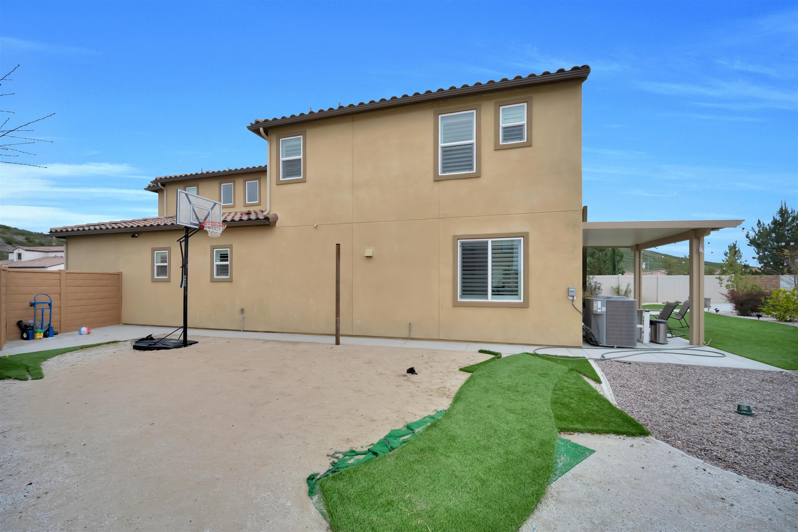 Detail Gallery Image 8 of 39 For 30911  Hillsdale Hts, Murrieta,  CA 92563 - 4 Beds | 3/1 Baths