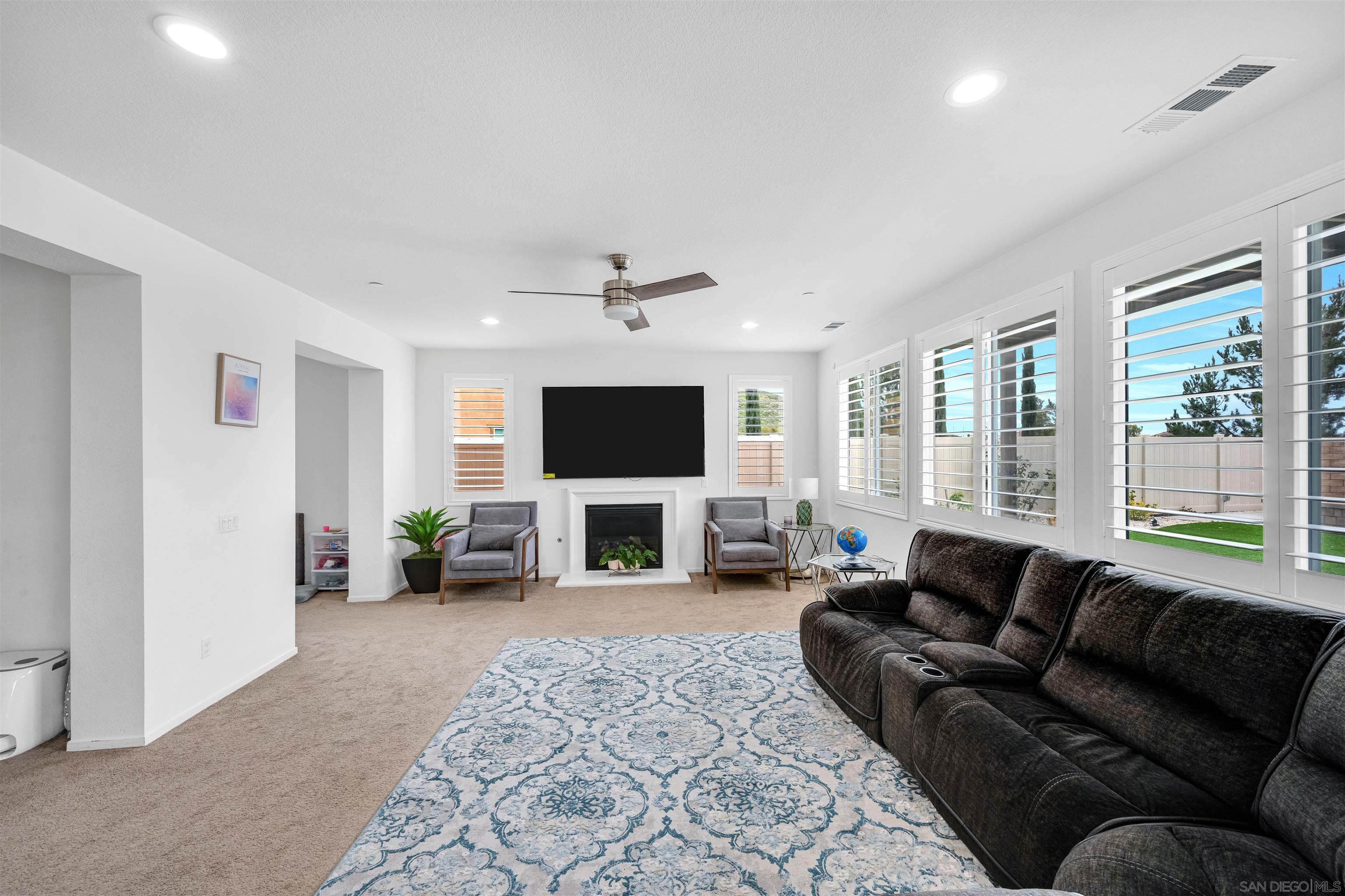 Detail Gallery Image 10 of 39 For 30911  Hillsdale Hts, Murrieta,  CA 92563 - 4 Beds | 3/1 Baths