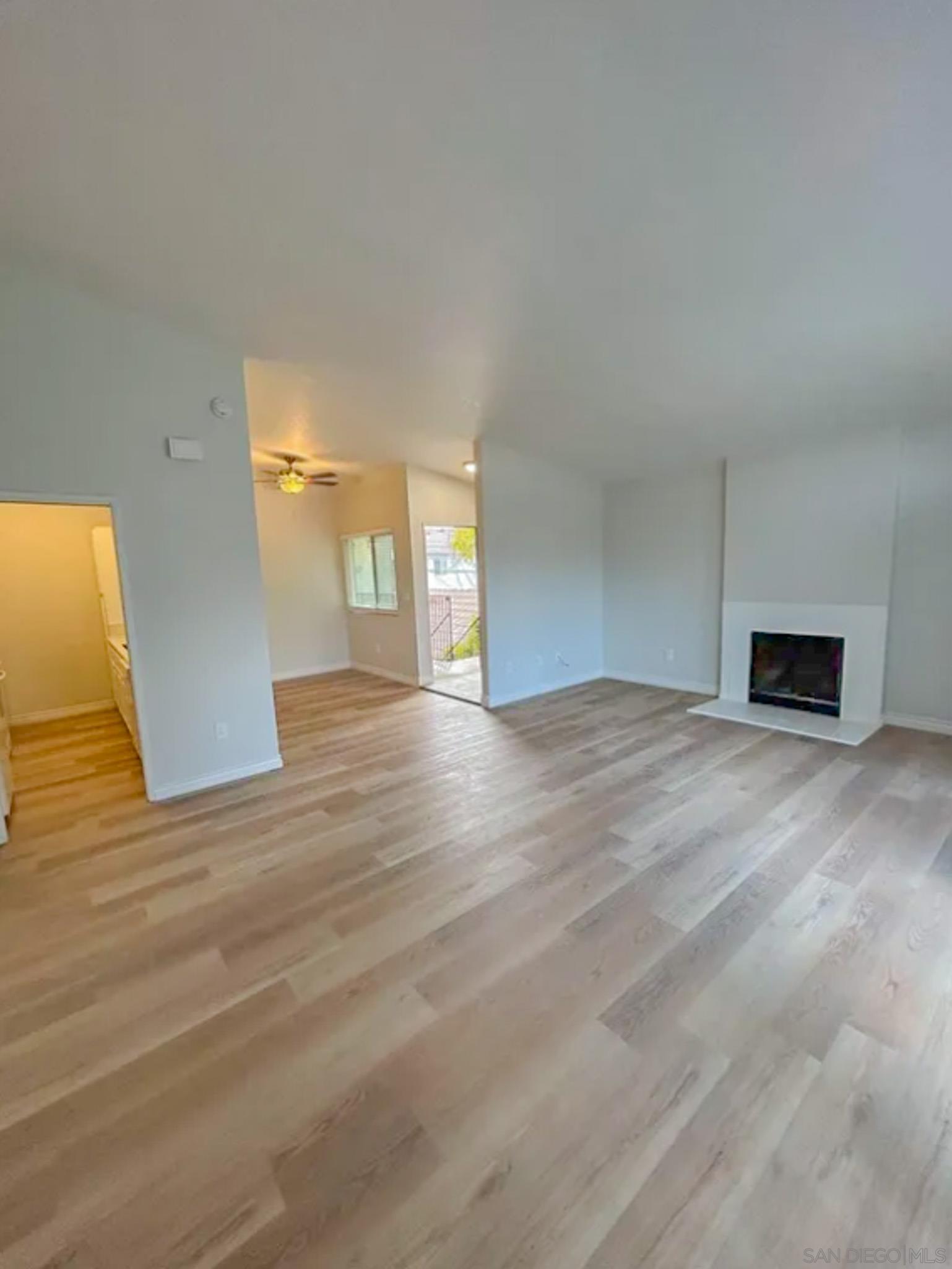 Detail Gallery Image 14 of 20 For 209-17  C Ave., Coronado,  CA 92118 - – Beds | – Baths