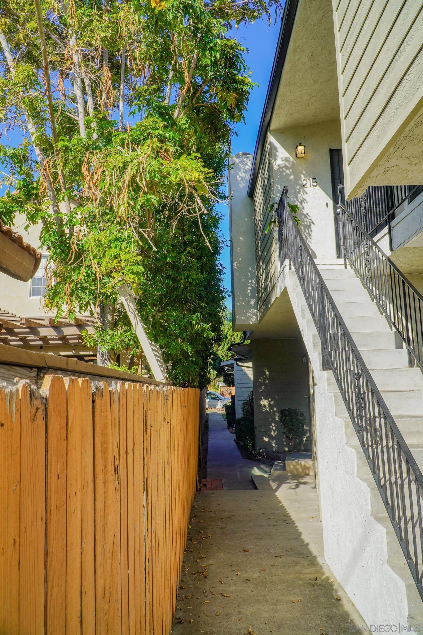 Detail Gallery Image 7 of 21 For 209-17  C Ave., Coronado,  CA 92118 - – Beds | – Baths