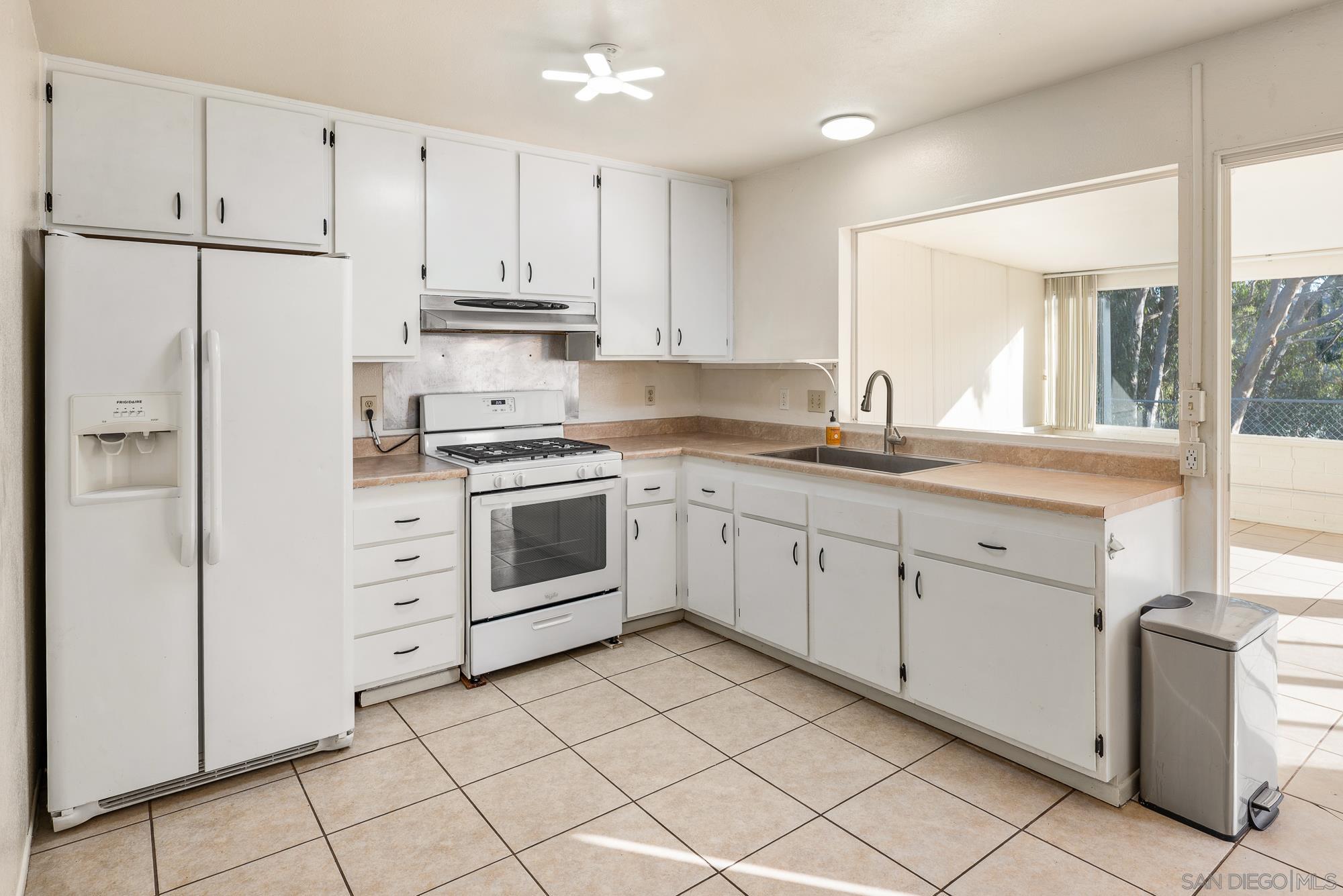 Detail Gallery Image 11 of 36 For 8555  Jade Coast, San Diego,  CA 92126 - 2 Beds | 2 Baths