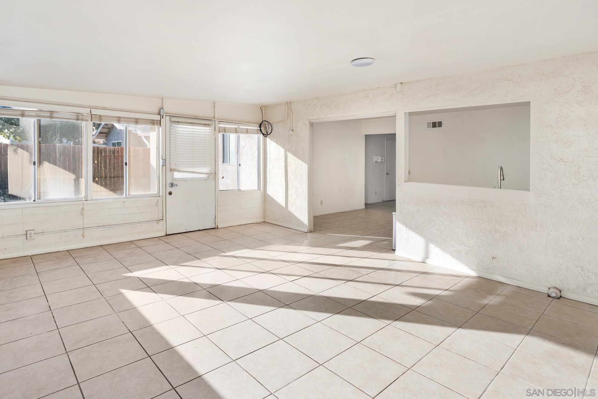 Detail Gallery Image 14 of 36 For 8555  Jade Coast, San Diego,  CA 92126 - 2 Beds | 2 Baths