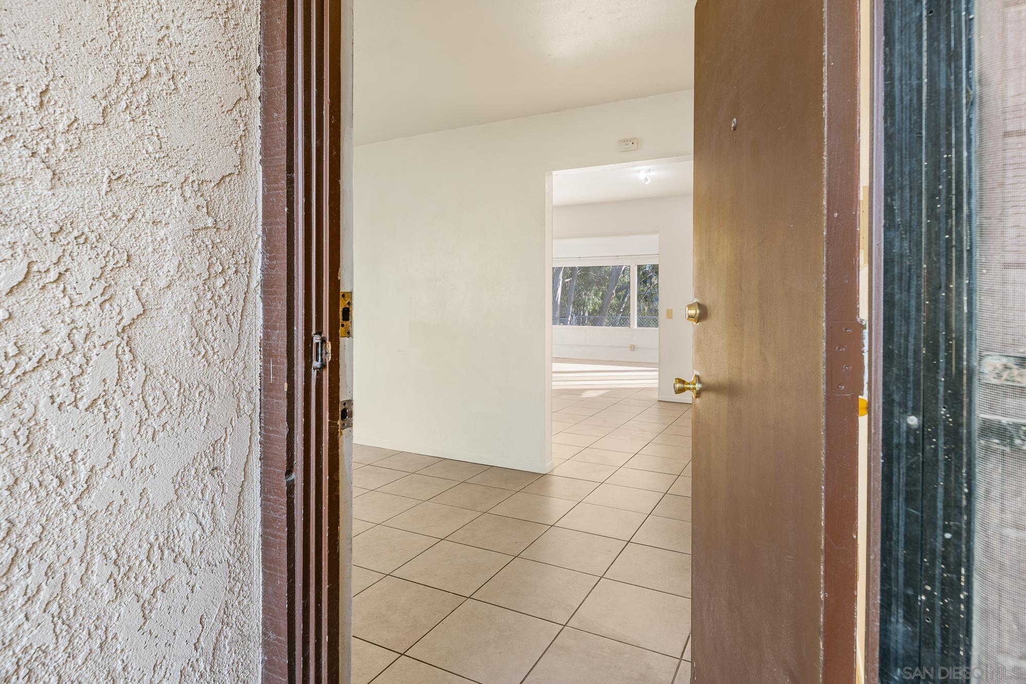 Detail Gallery Image 4 of 36 For 8555  Jade Coast, San Diego,  CA 92126 - 2 Beds | 2 Baths