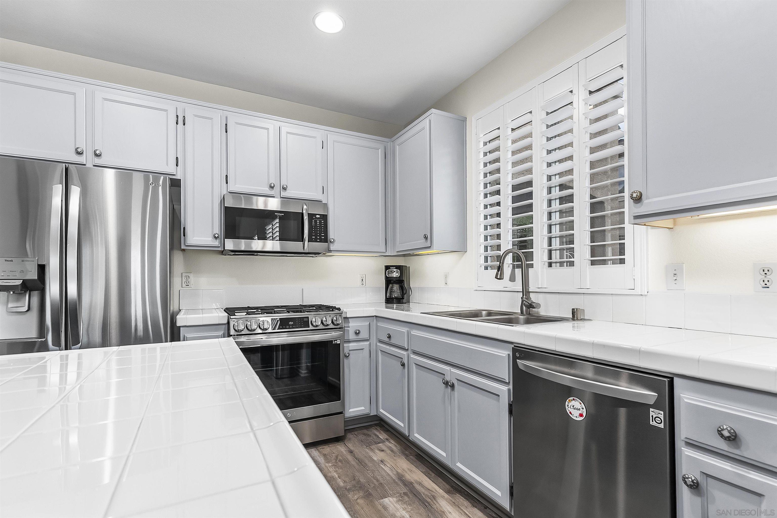 Detail Gallery Image 5 of 53 For 3177  Dehesa Road  #14,  El Cajon,  CA 92019 - 3 Beds | 2/1 Baths