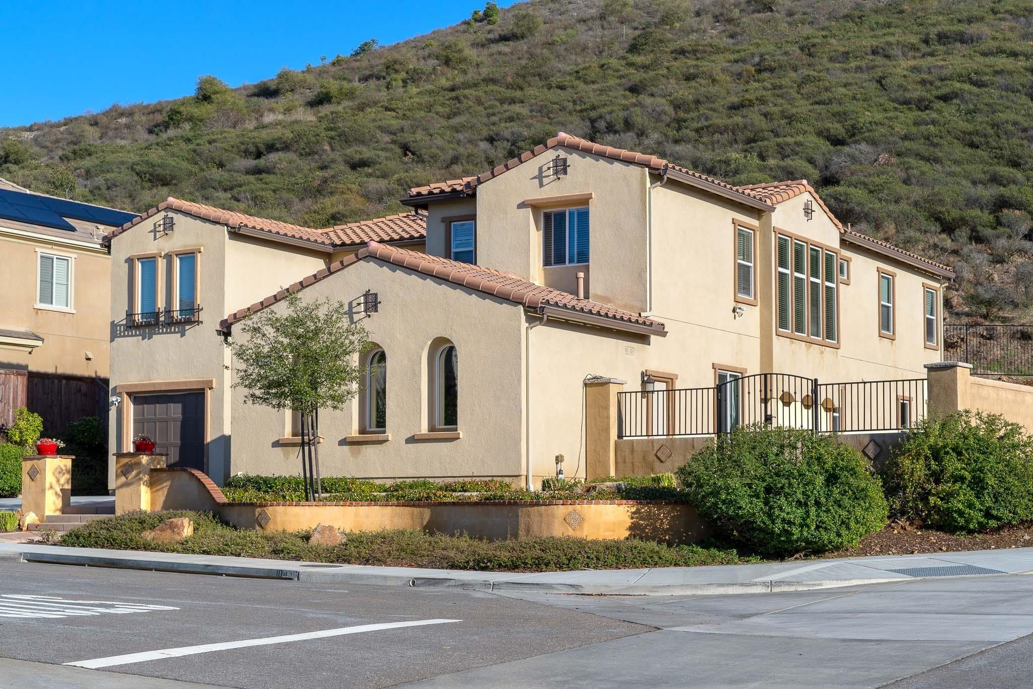 Detail Gallery Image 2 of 54 For 847  Cannondale Ct, San Marcos,  CA 92078 - 5 Beds | 5/1 Baths