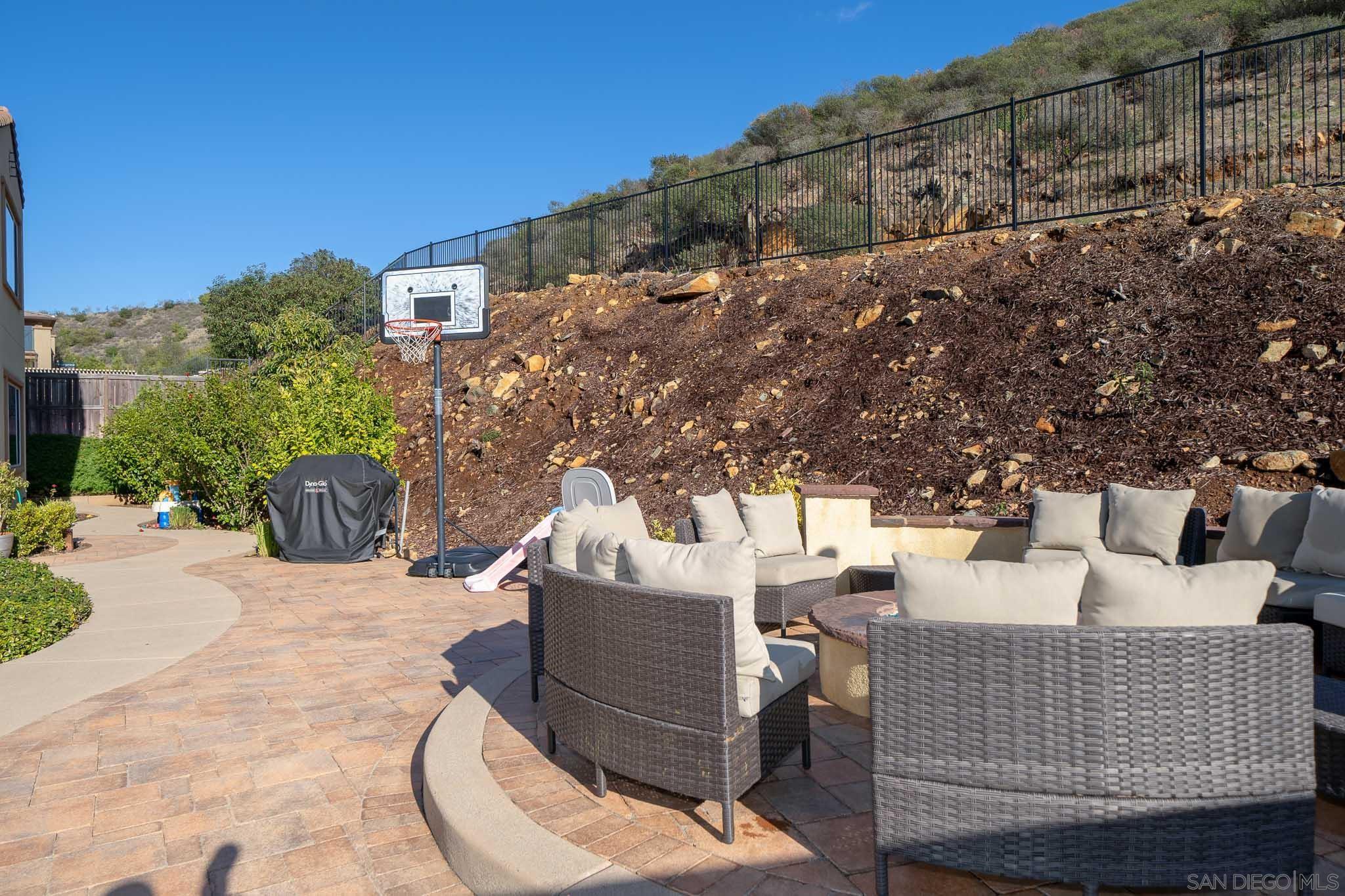 Detail Gallery Image 34 of 54 For 847  Cannondale Ct, San Marcos,  CA 92078 - 5 Beds | 5/1 Baths