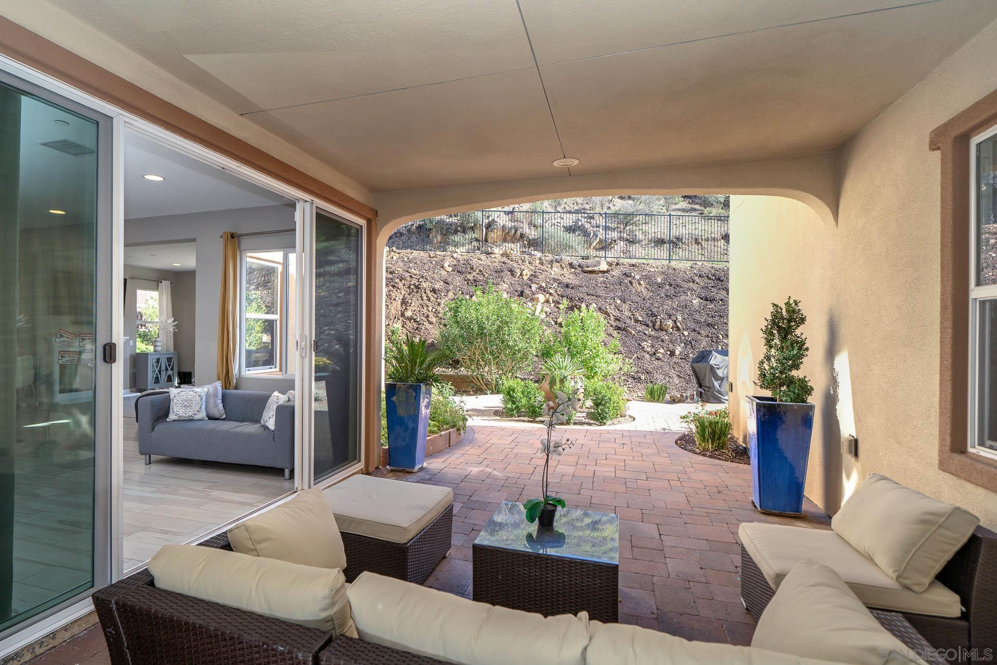 Detail Gallery Image 6 of 54 For 847  Cannondale Ct, San Marcos,  CA 92078 - 5 Beds | 5/1 Baths