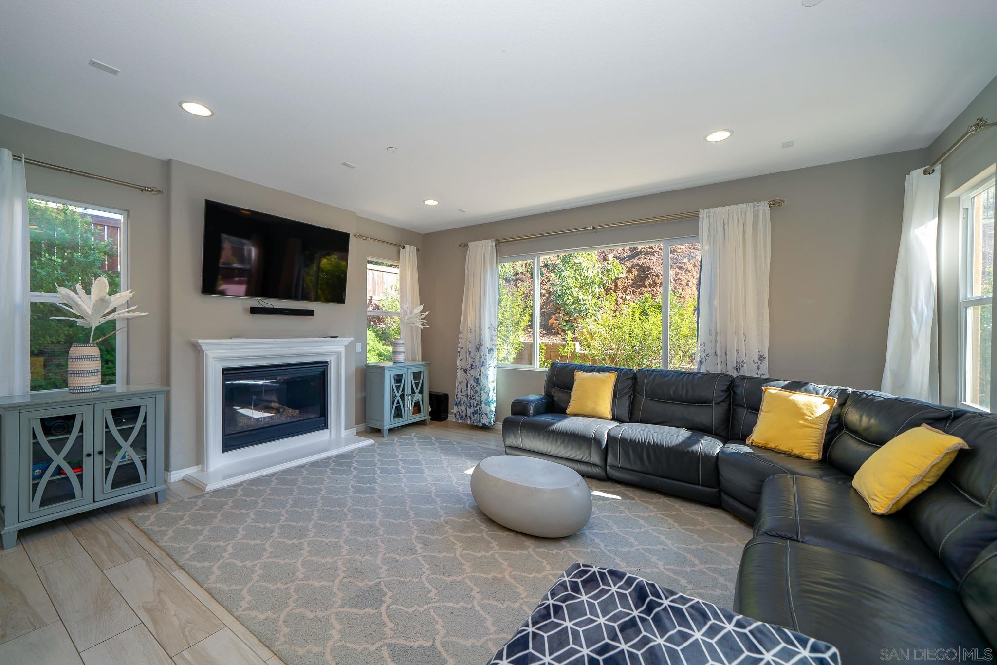 Detail Gallery Image 9 of 54 For 847  Cannondale Ct, San Marcos,  CA 92078 - 5 Beds | 5/1 Baths