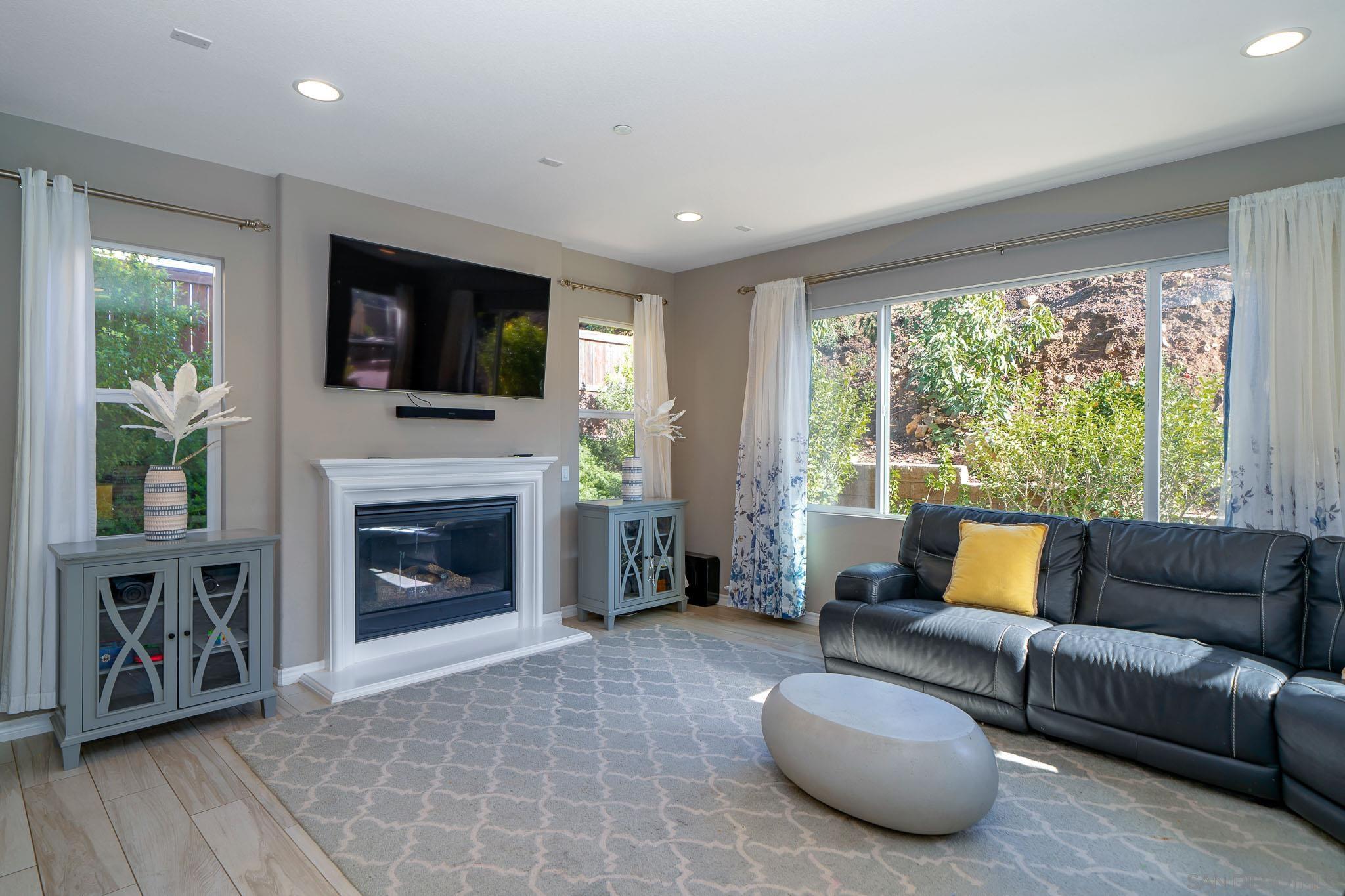 Detail Gallery Image 10 of 54 For 847  Cannondale Ct, San Marcos,  CA 92078 - 5 Beds | 5/1 Baths