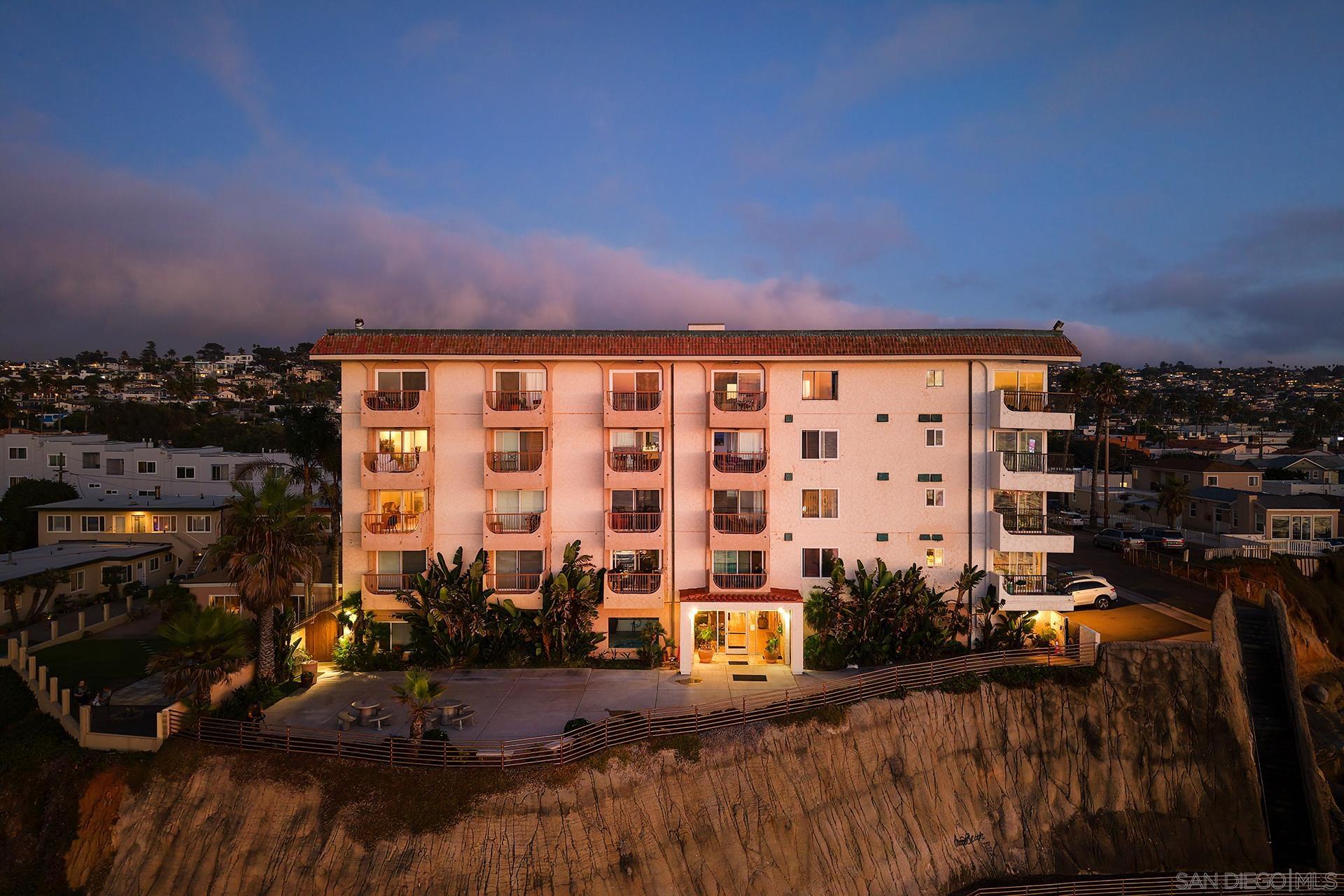 Detail Gallery Image 35 of 73 For 4878  Pescadero Ave  #103,  San Diego,  CA 92107 - 2 Beds | 2 Baths