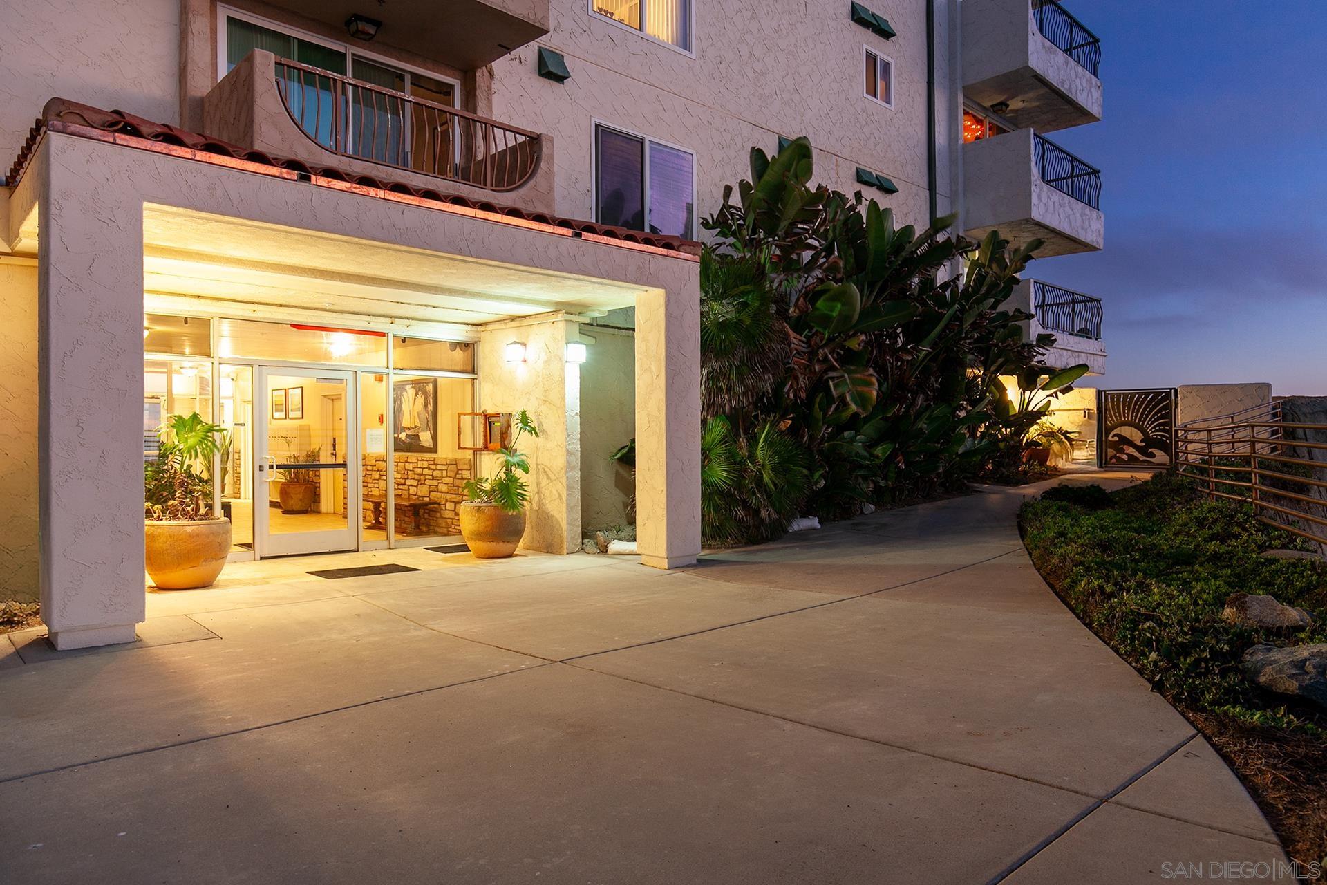 Detail Gallery Image 37 of 73 For 4878  Pescadero Ave  #103,  San Diego,  CA 92107 - 2 Beds | 2 Baths