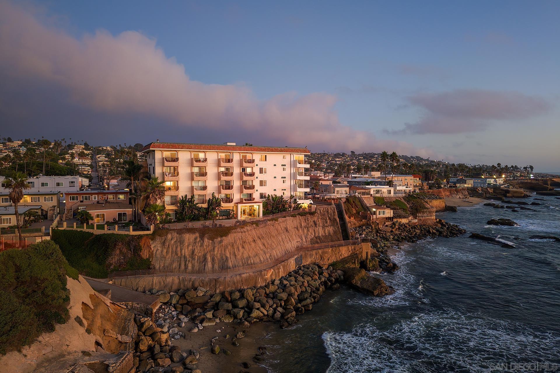 Detail Gallery Image 38 of 73 For 4878  Pescadero Ave  #103,  San Diego,  CA 92107 - 2 Beds | 2 Baths