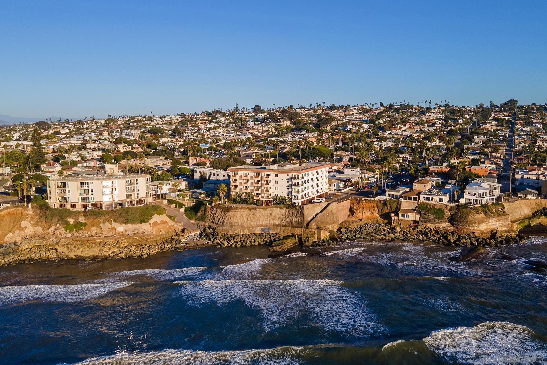 Detail Gallery Image 50 of 73 For 4878  Pescadero Ave  #103,  San Diego,  CA 92107 - 2 Beds | 2 Baths