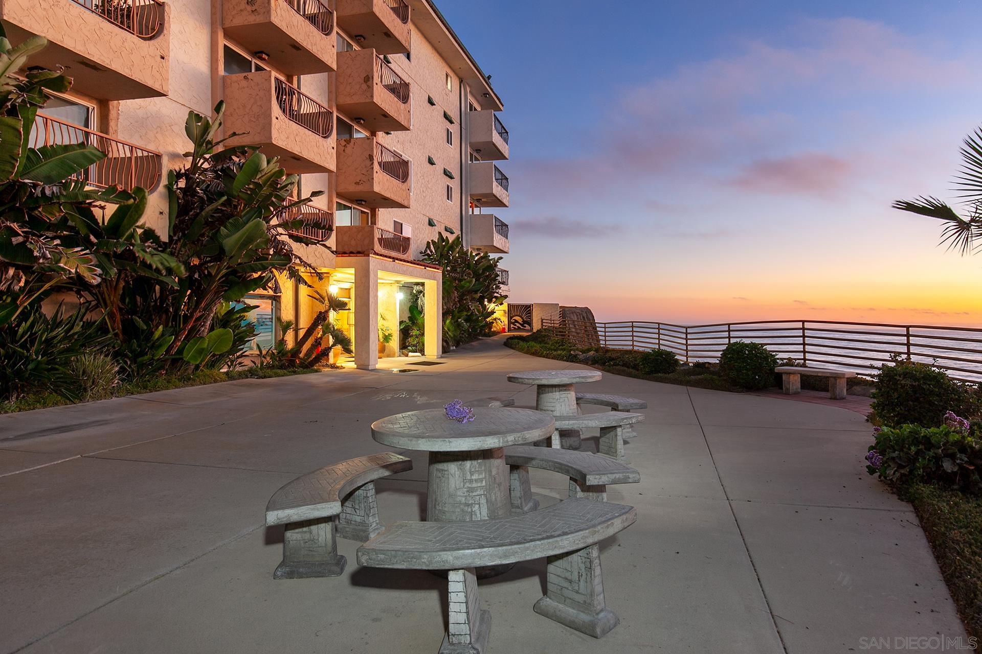 Detail Gallery Image 61 of 73 For 4878  Pescadero Ave  #103,  San Diego,  CA 92107 - 2 Beds | 2 Baths