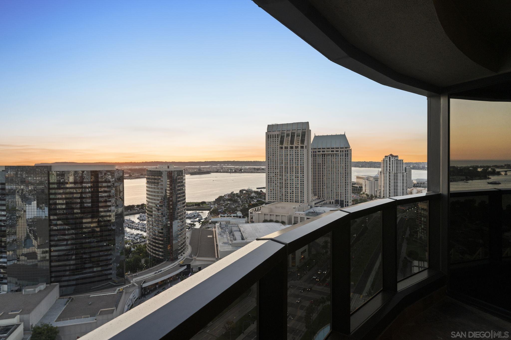 Detail Gallery Image 26 of 62 For 100 W Harbor Dr  #3005,  San Diego,  CA 92101 - 2 Beds | 2 Baths