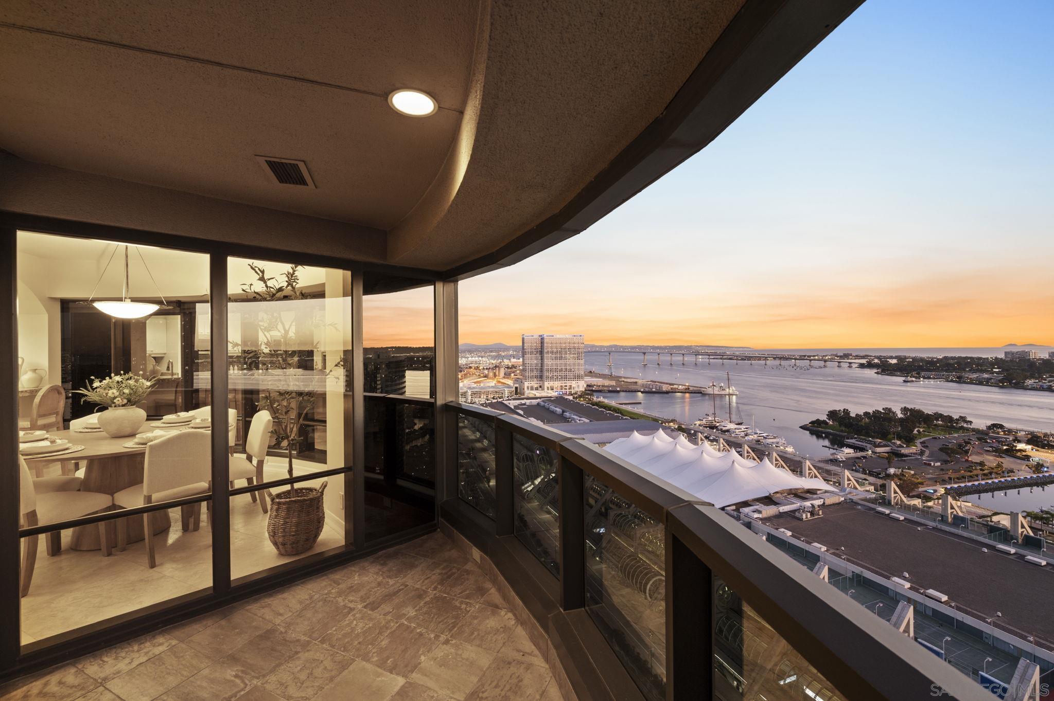 Detail Gallery Image 34 of 62 For 100 W Harbor Dr  #3005,  San Diego,  CA 92101 - 2 Beds | 2 Baths