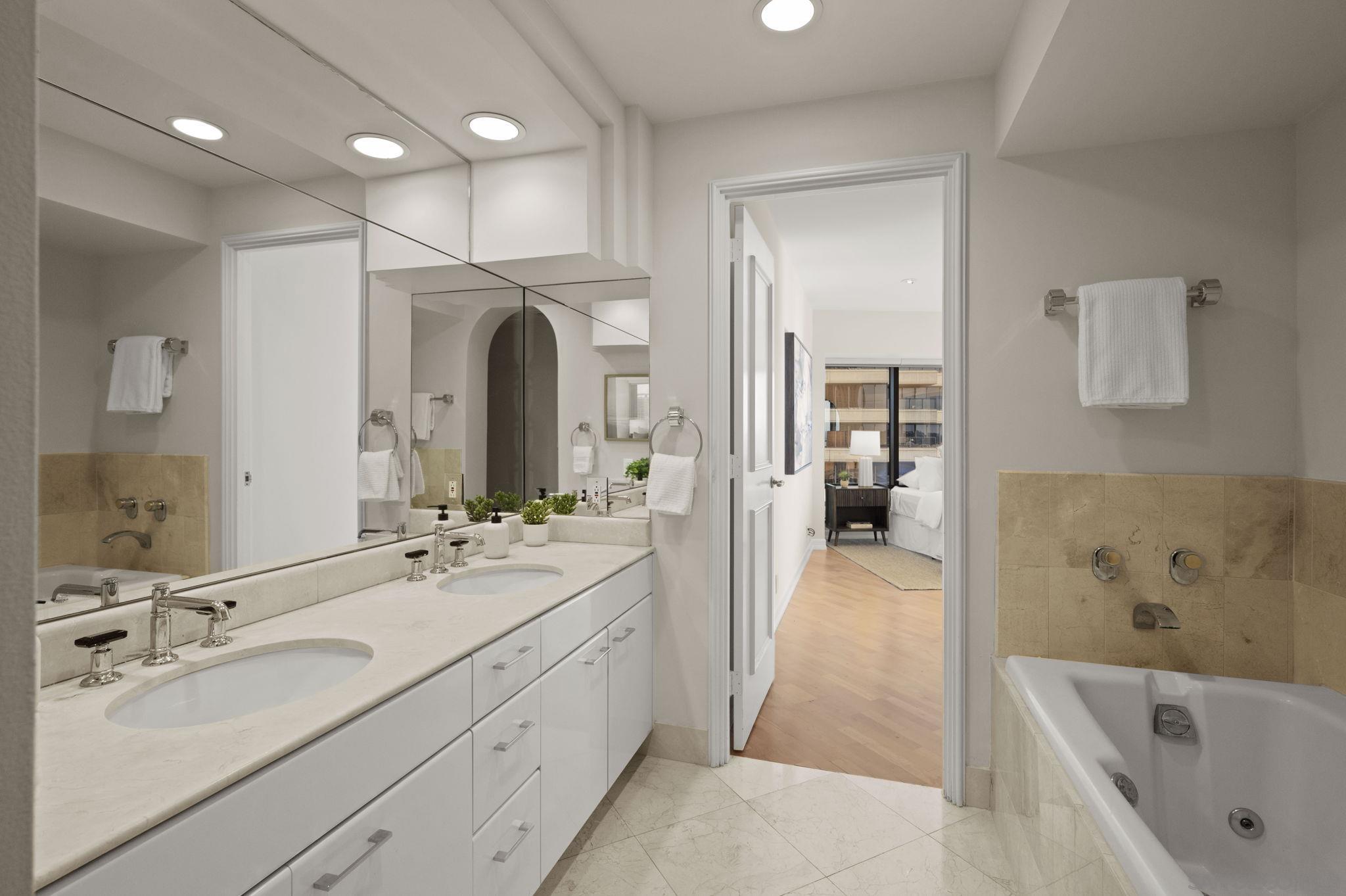 Detail Gallery Image 40 of 62 For 100 W Harbor Dr  #3005,  San Diego,  CA 92101 - 2 Beds | 2 Baths