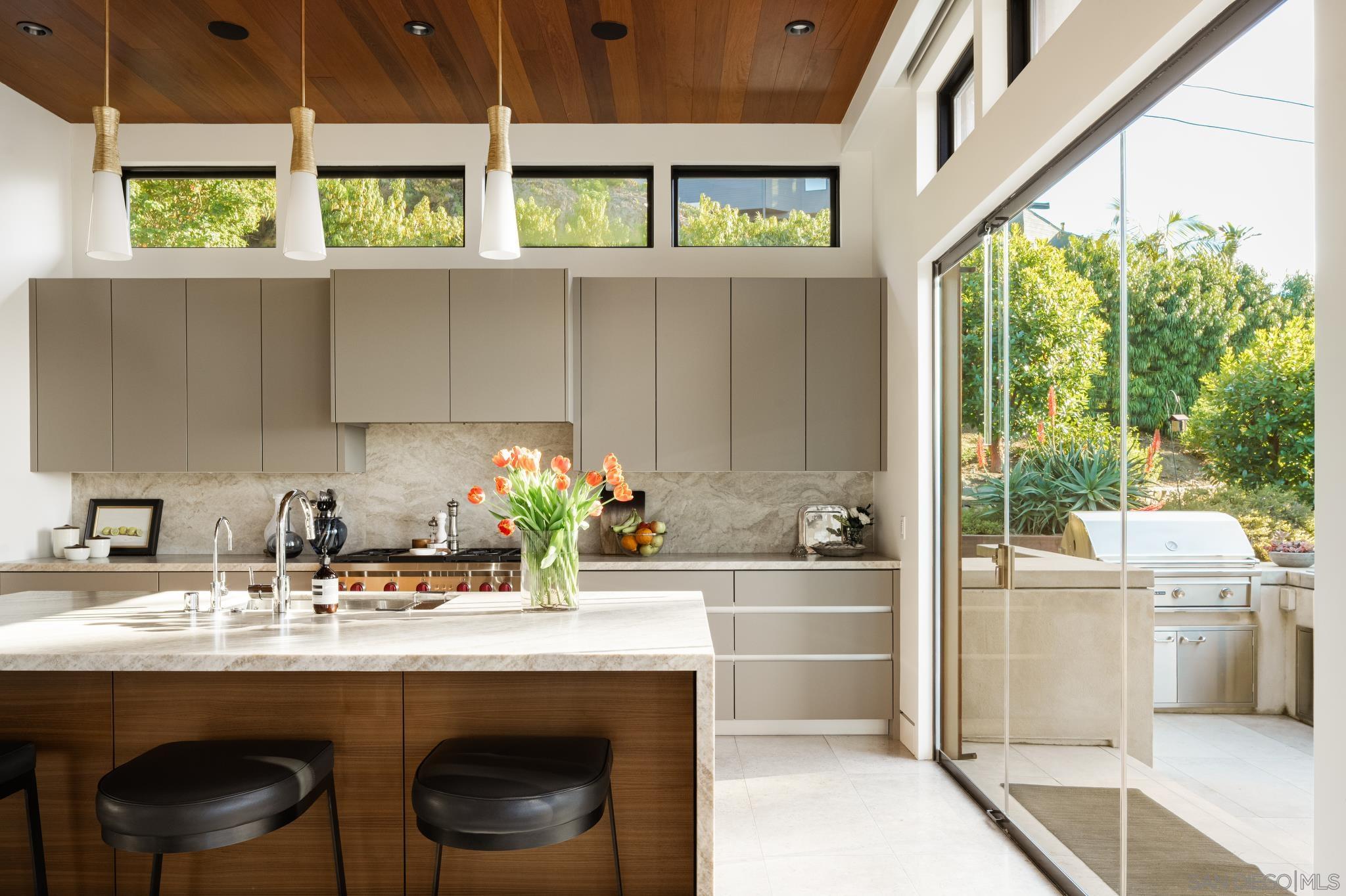 Detail Gallery Image 17 of 46 For 1970  Zapo Street, Del Mar,  CA 92014 - 4 Beds | 3/1 Baths