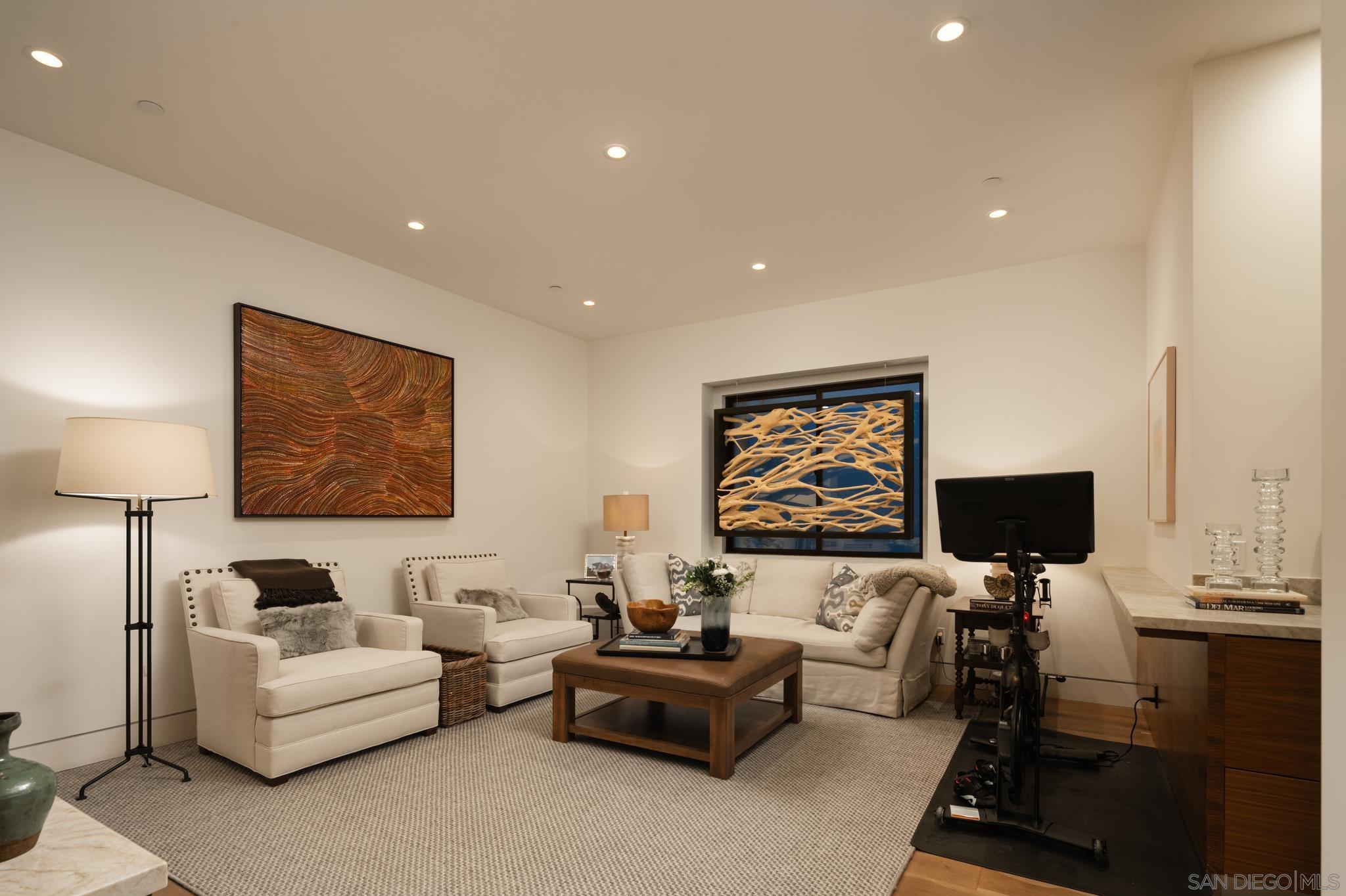 Detail Gallery Image 19 of 46 For 1970  Zapo Street, Del Mar,  CA 92014 - 4 Beds | 3/1 Baths