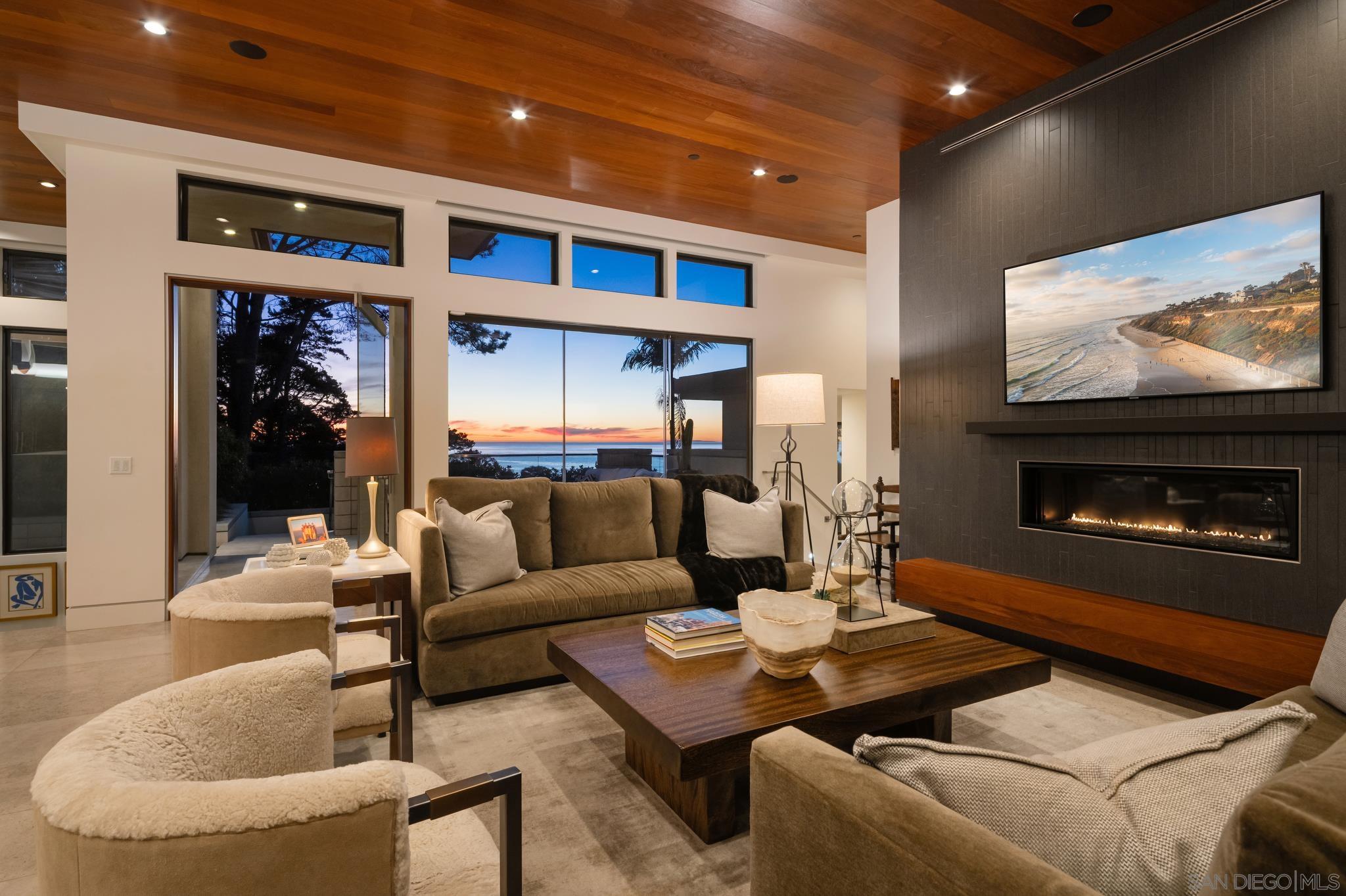 Detail Gallery Image 3 of 46 For 1970  Zapo Street, Del Mar,  CA 92014 - 4 Beds | 3/1 Baths