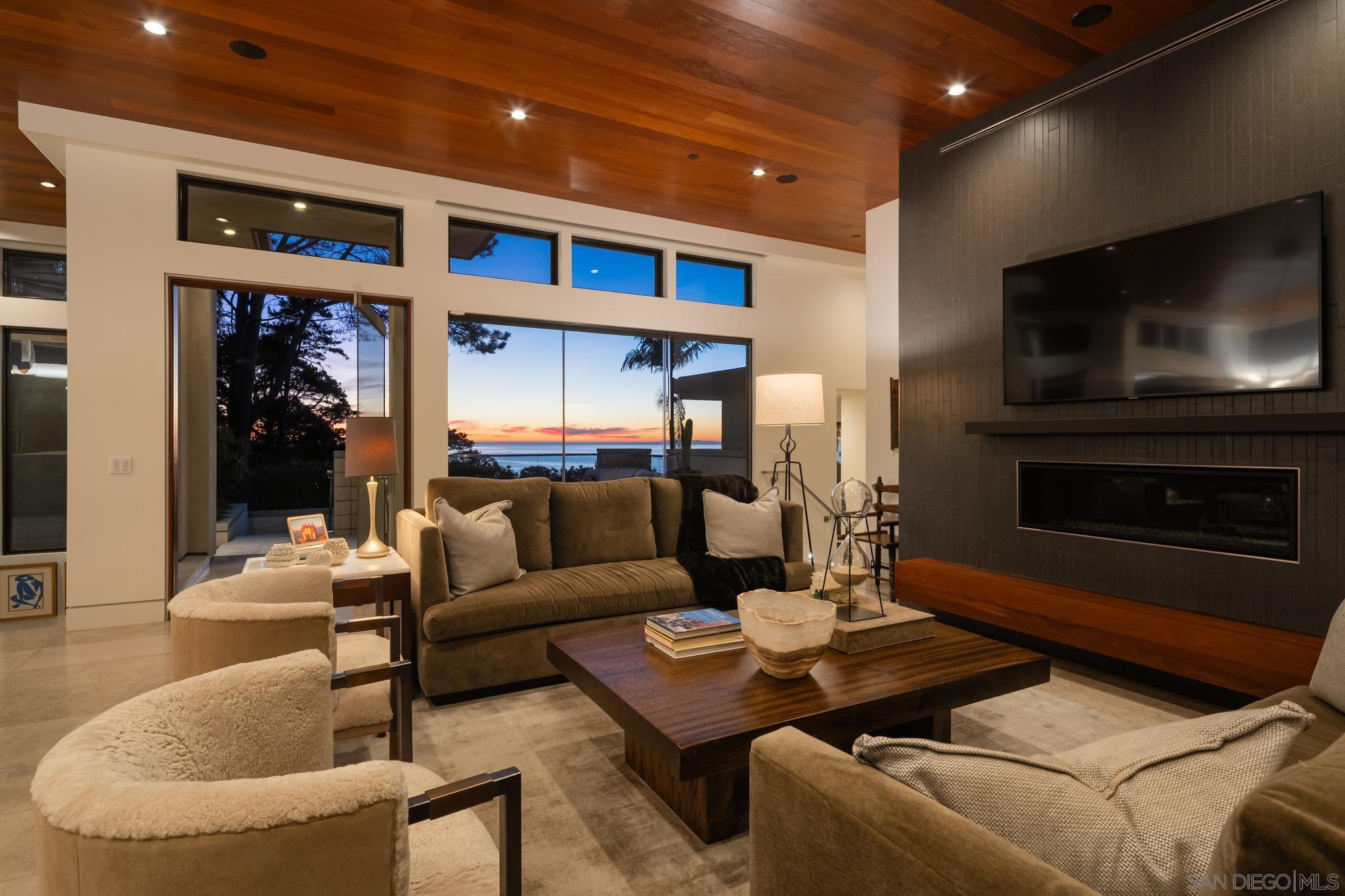 Detail Gallery Image 5 of 46 For 1970  Zapo Street, Del Mar,  CA 92014 - 4 Beds | 3/1 Baths