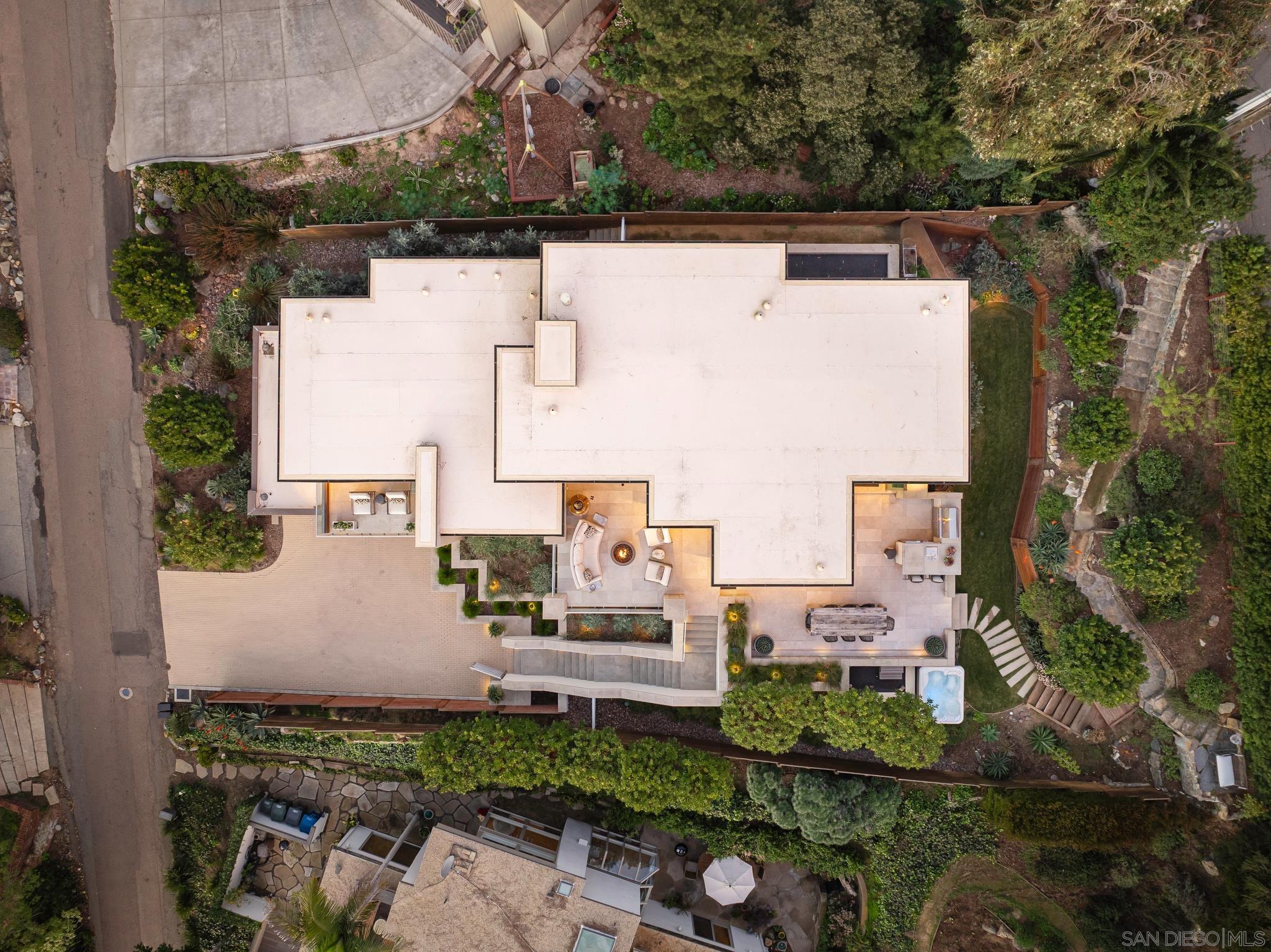 Detail Gallery Image 44 of 46 For 1970  Zapo Street, Del Mar,  CA 92014 - 4 Beds | 3/1 Baths