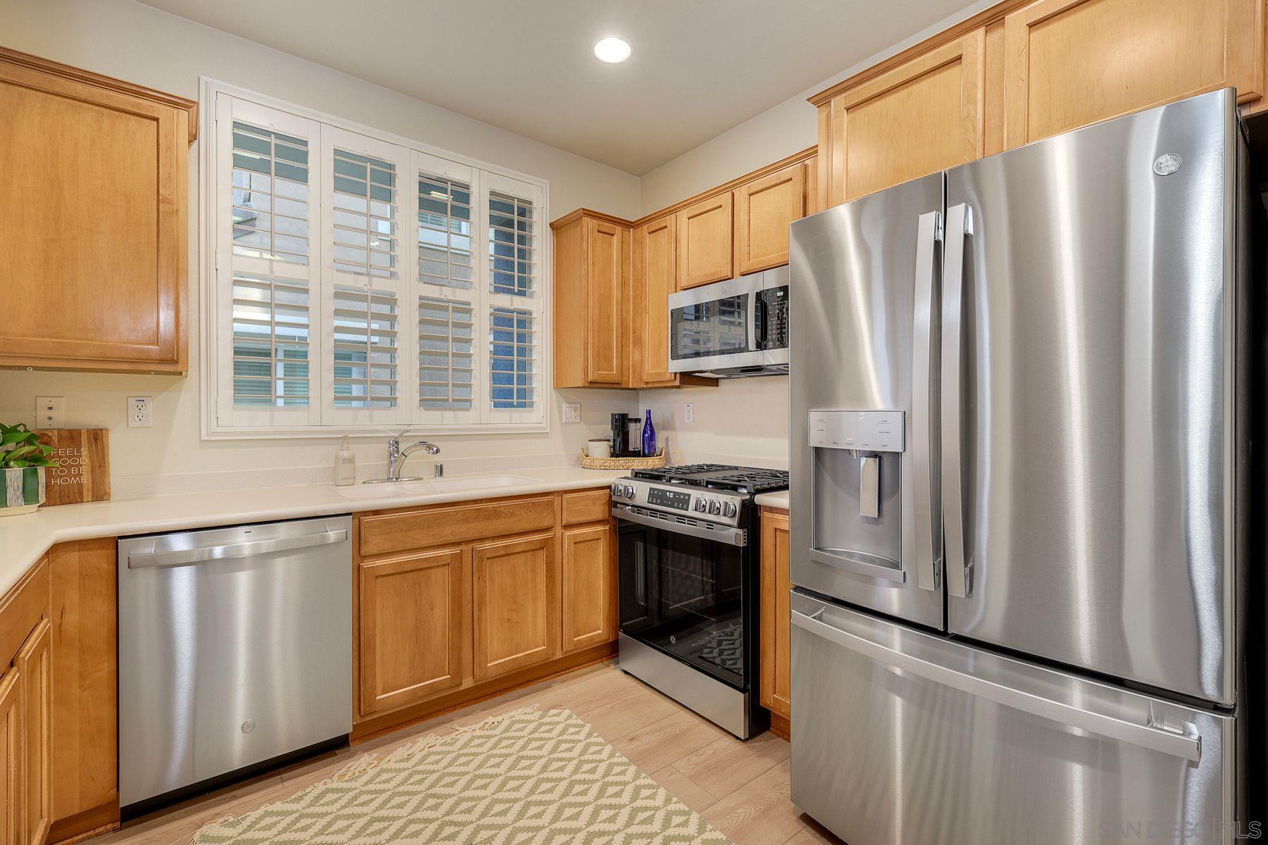 Detail Gallery Image 13 of 46 For 1921  Bassett Ln, Santee,  CA 92071 - 3 Beds | 2/1 Baths