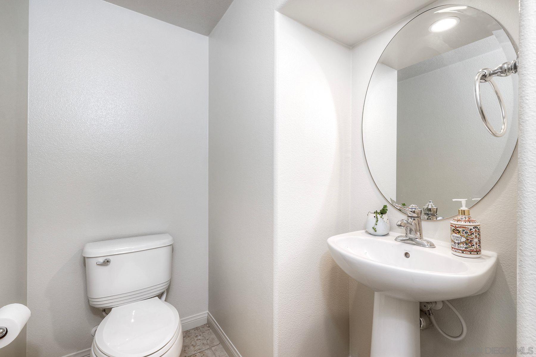 Detail Gallery Image 16 of 46 For 1921  Bassett Ln, Santee,  CA 92071 - 3 Beds | 2/1 Baths