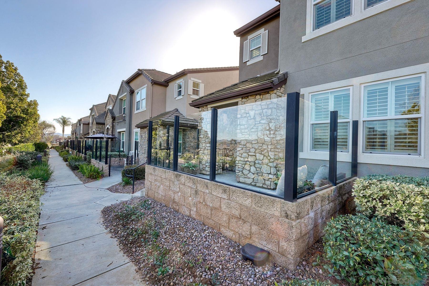 Detail Gallery Image 3 of 46 For 1921  Bassett Ln, Santee,  CA 92071 - 3 Beds | 2/1 Baths