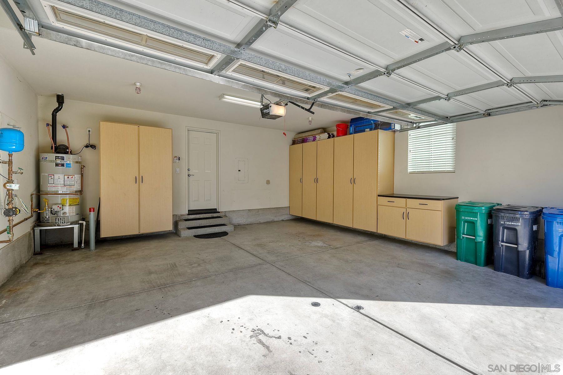 Detail Gallery Image 31 of 46 For 1921  Bassett Ln, Santee,  CA 92071 - 3 Beds | 2/1 Baths