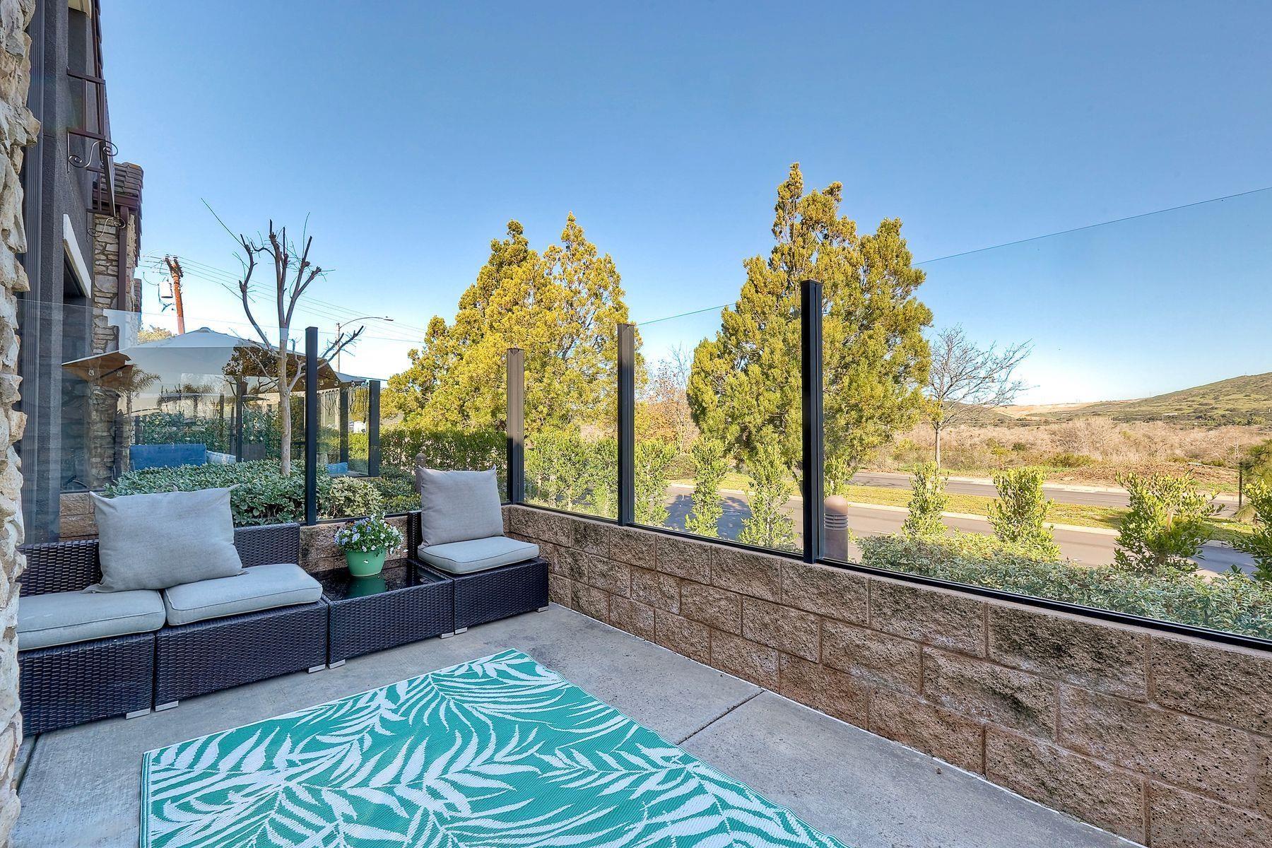 Detail Gallery Image 5 of 46 For 1921  Bassett Ln, Santee,  CA 92071 - 3 Beds | 2/1 Baths