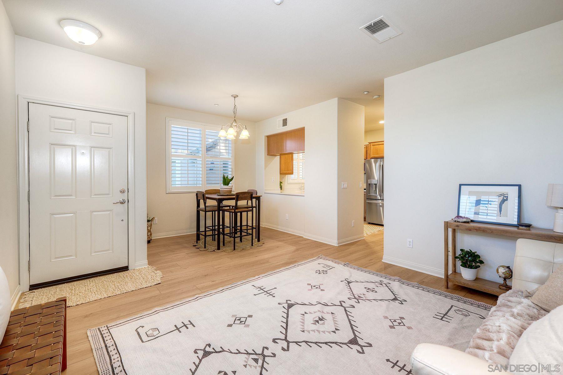 Detail Gallery Image 9 of 46 For 1921  Bassett Ln, Santee,  CA 92071 - 3 Beds | 2/1 Baths