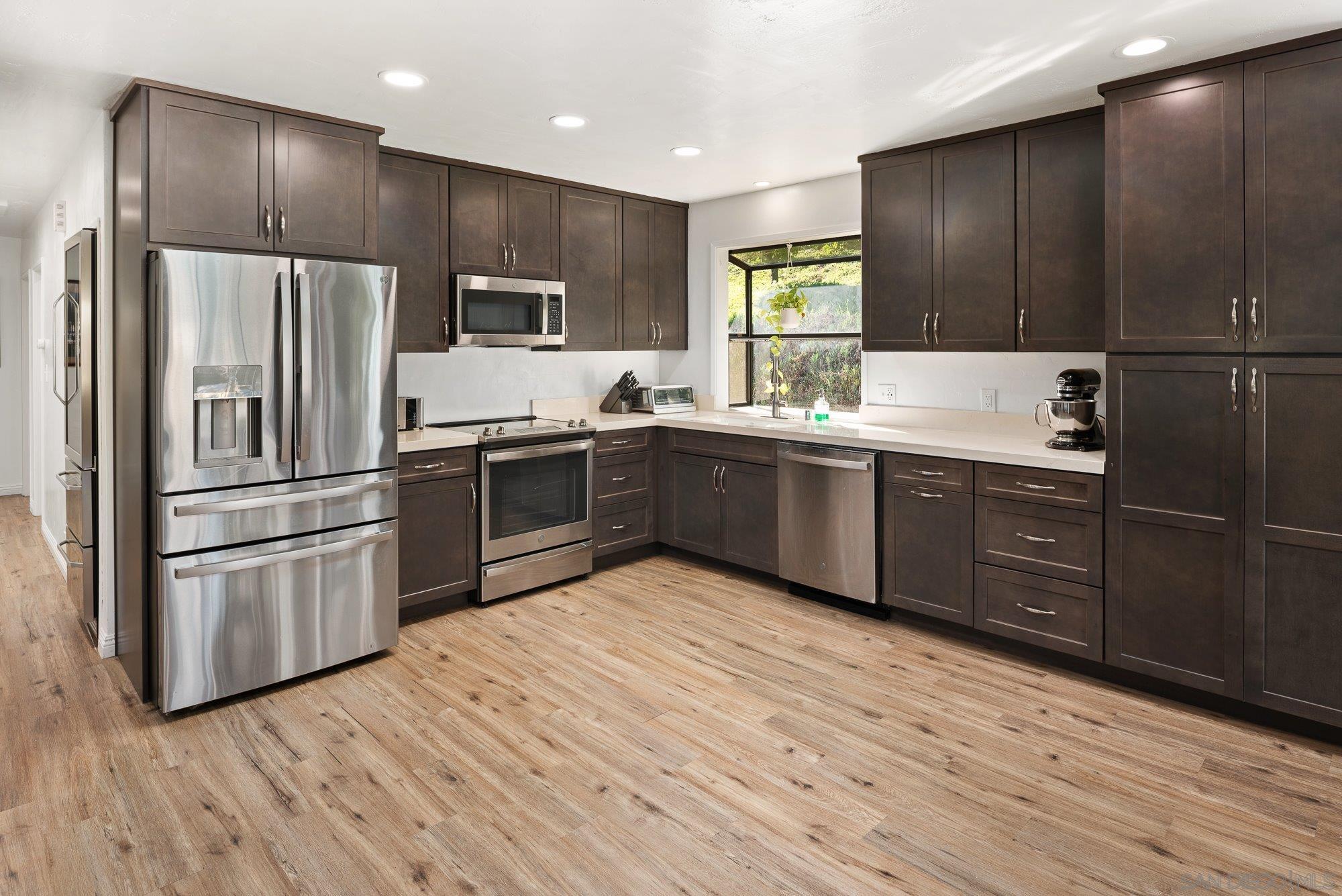 Detail Gallery Image 14 of 59 For 1780  Grove Rd, El Cajon,  CA 92020 - 3 Beds | 2 Baths