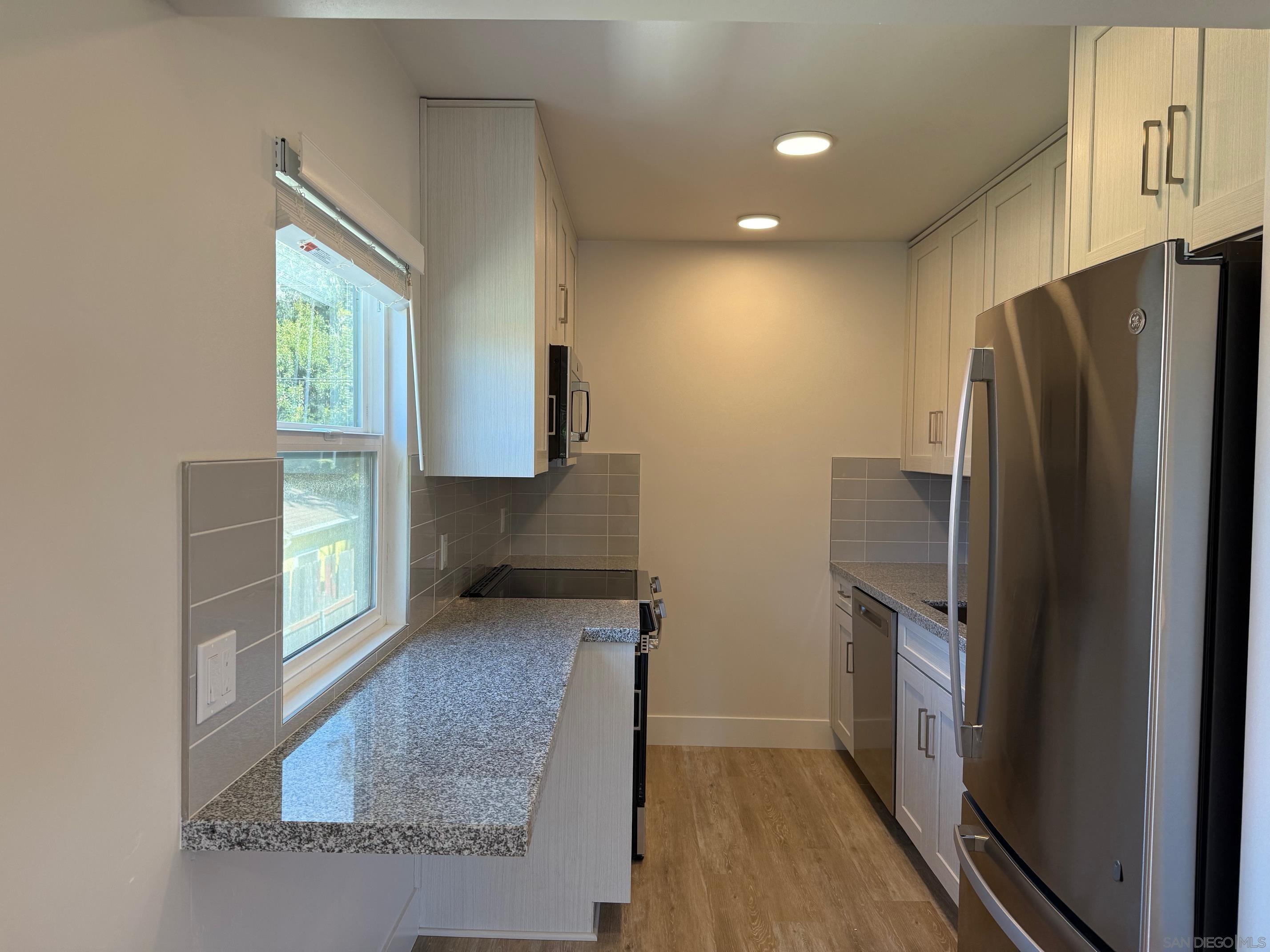 Detail Gallery Image 8 of 12 For 6053  La Jolla Hermosa Avenue, La Jolla,  CA 92037 - 2 Beds | 1 Baths