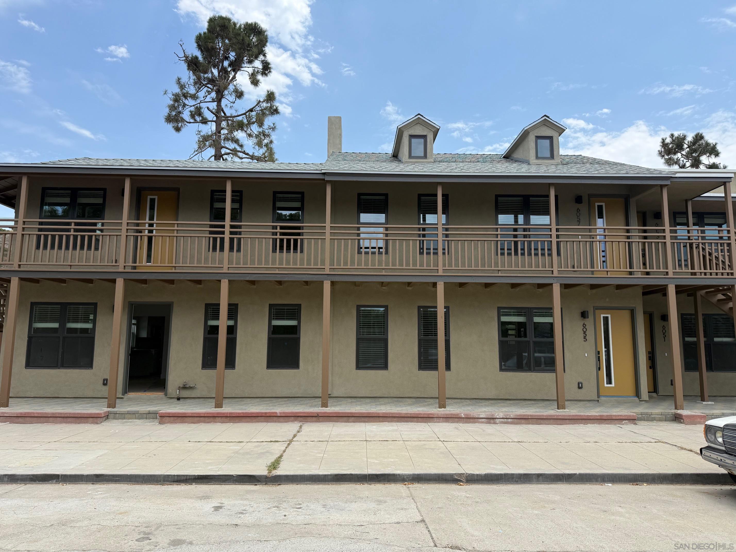 Detail Gallery Image 9 of 12 For 6053  La Jolla Hermosa Avenue, La Jolla,  CA 92037 - 2 Beds | 1 Baths