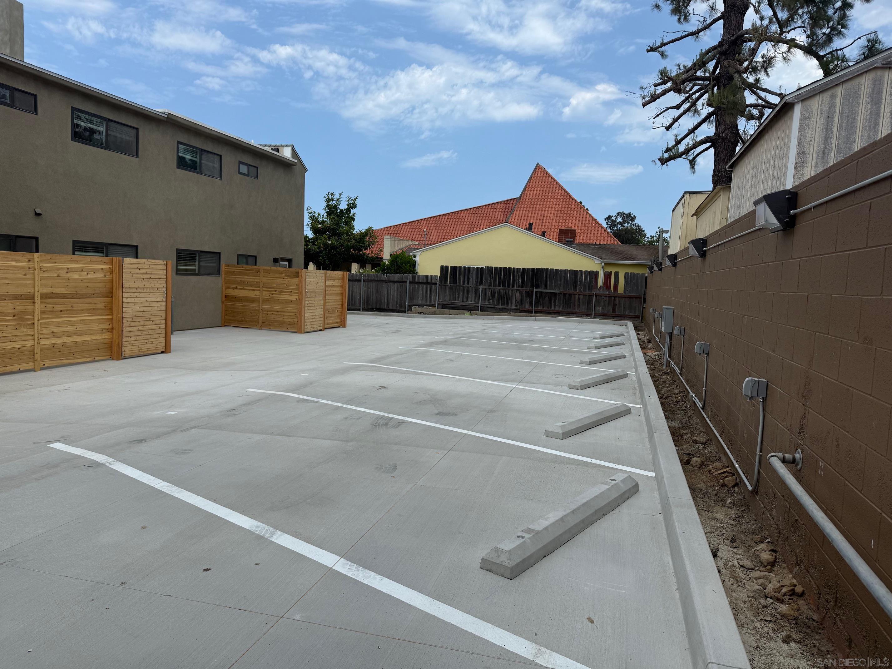 Detail Gallery Image 10 of 12 For 6053  La Jolla Hermosa Avenue, La Jolla,  CA 92037 - 2 Beds | 1 Baths