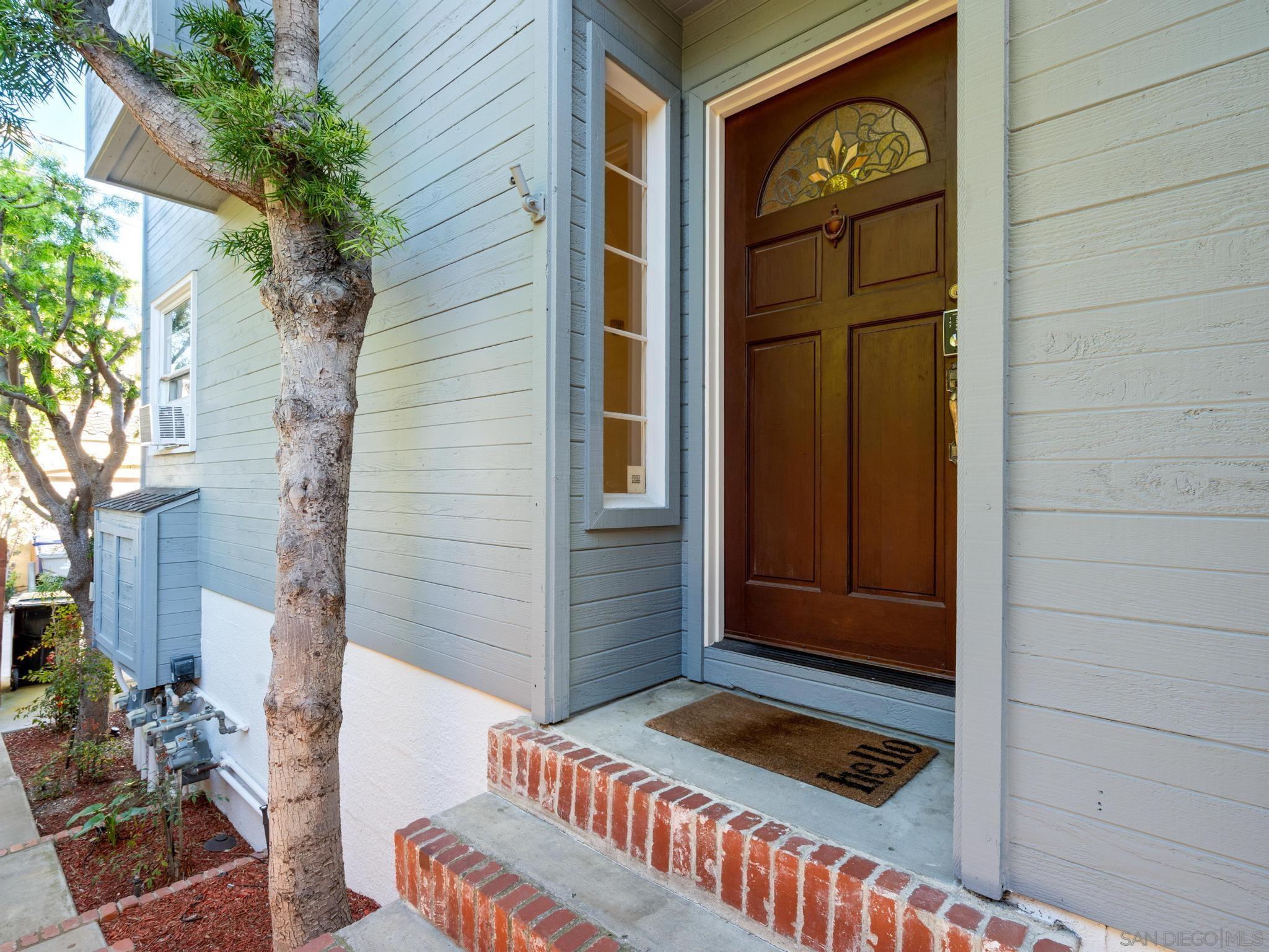 Detail Gallery Image 2 of 29 For 928  Agate Street, San Diego,  CA 92109 - 2 Beds | 2/1 Baths